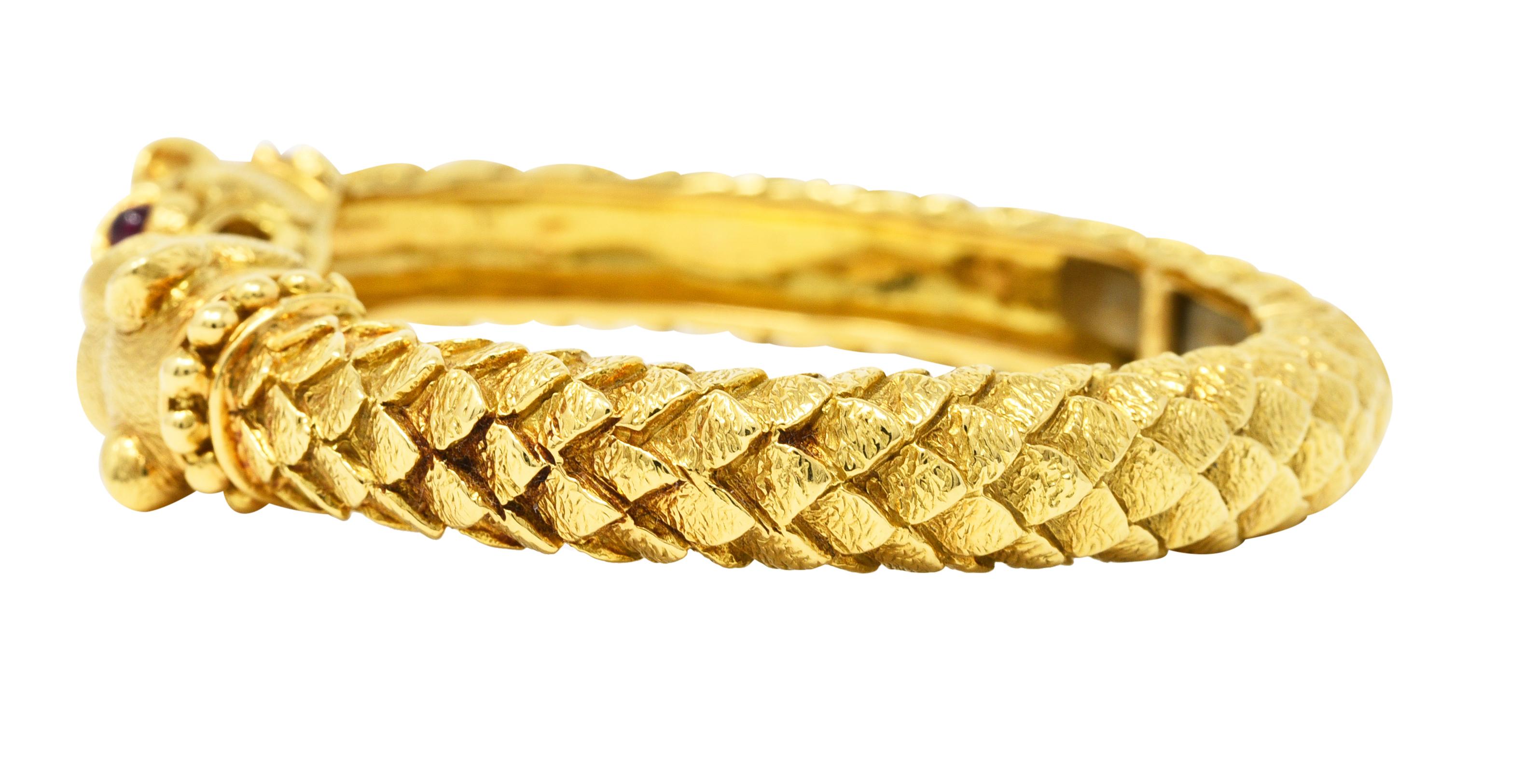 Contemporaneo David Webb Bracciale con rubino e testa di pantera in oro giallo 18 carati