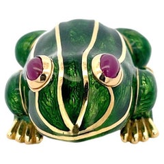 David Webb Ruby and Enamel Frog Pin in 18K Yellow Gold