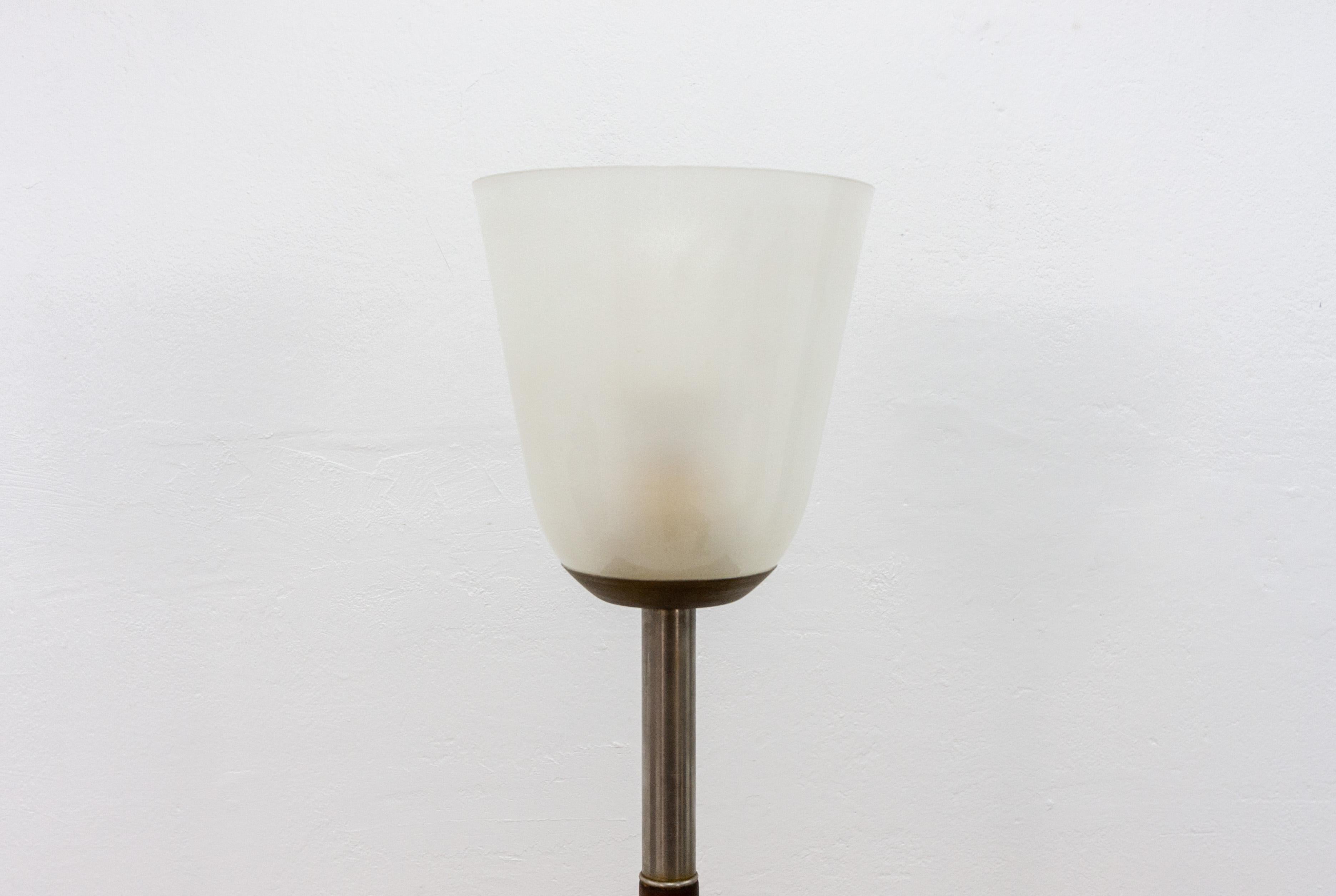 Giso Model 5020 Table Lamp by W.H. Gispen For Sale 2