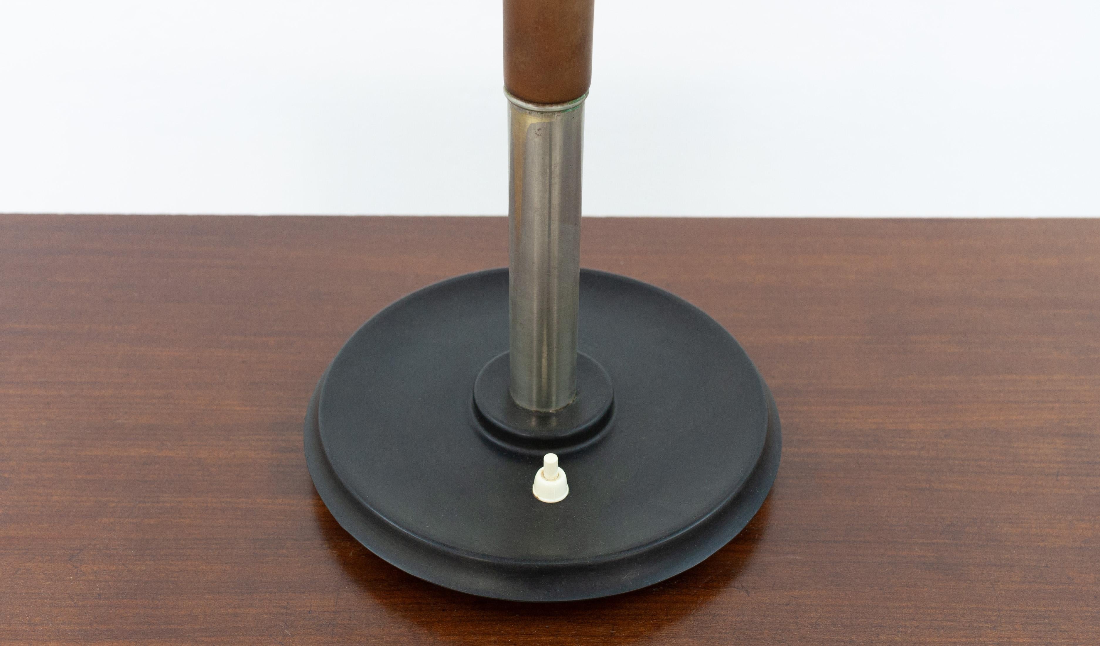 Lampe de table Giso Modèle 5020 par W.H. Gispen en vente 4