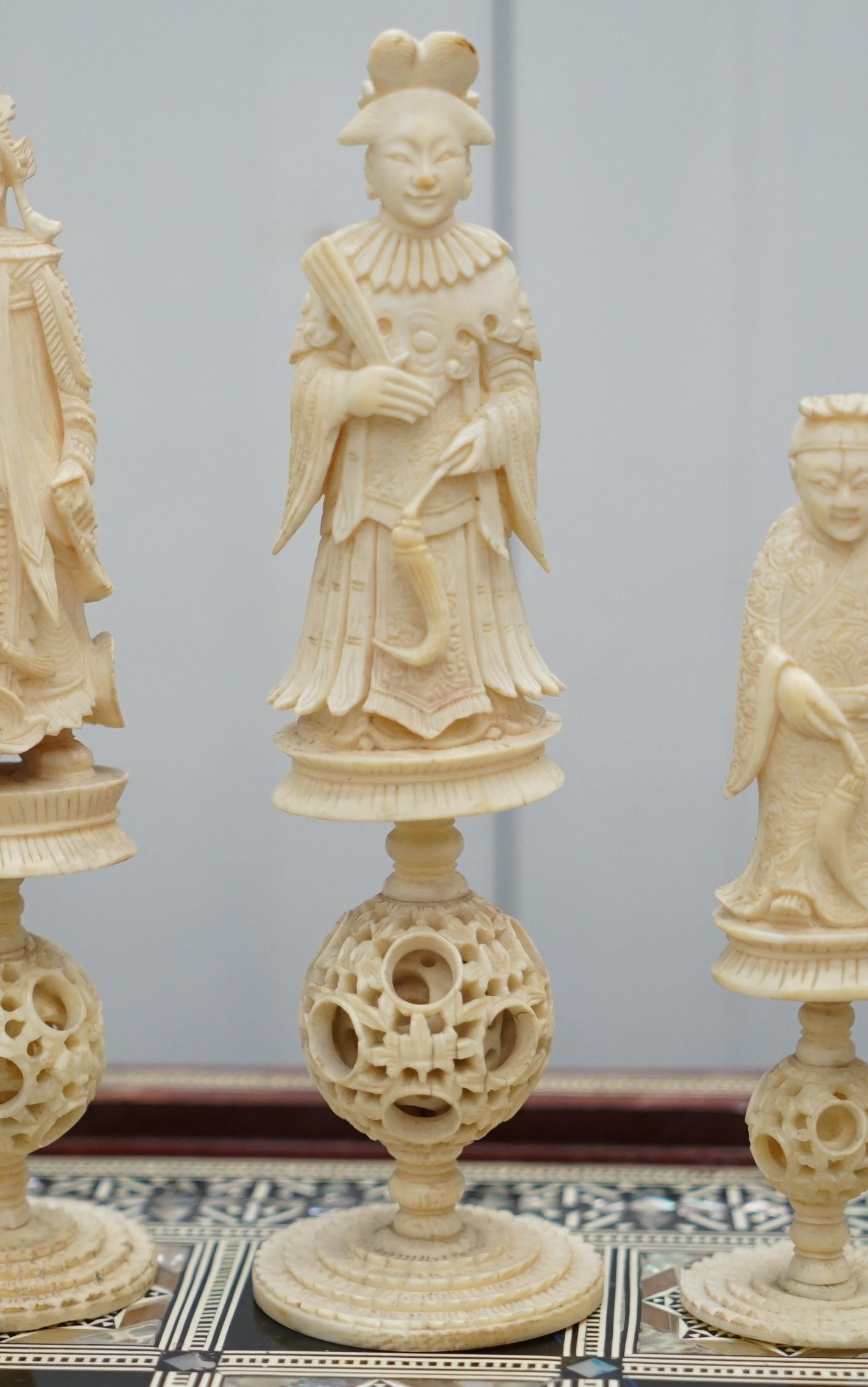Rare 19th Century Hand-Carved Chinese Puzzle Ball Chess Set Exquisite Craft Work 11