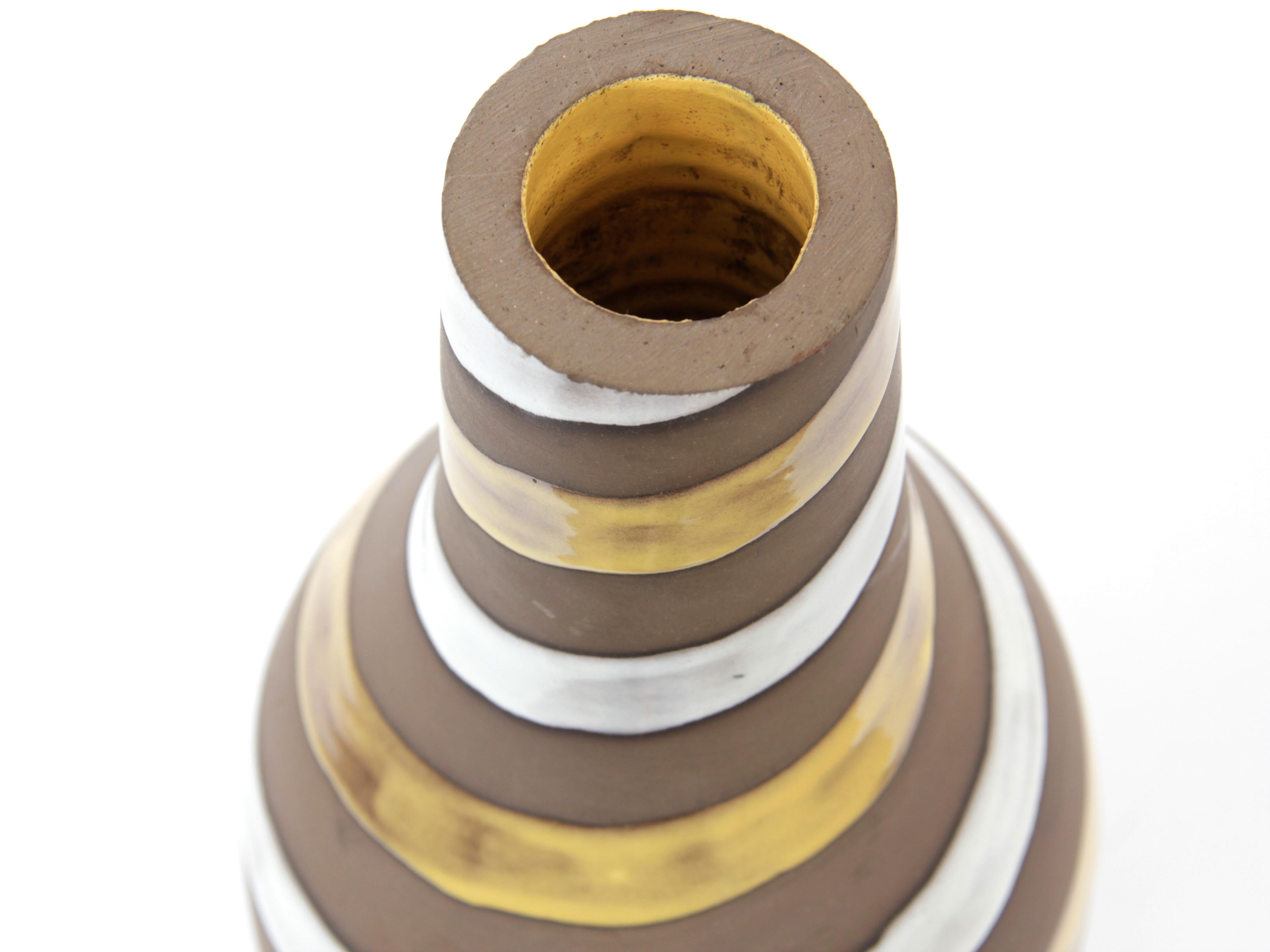 Europeo Vaso in ceramica scandinava moderna di metà secolo di Ingrid Atterberg per Ekeby in vendita