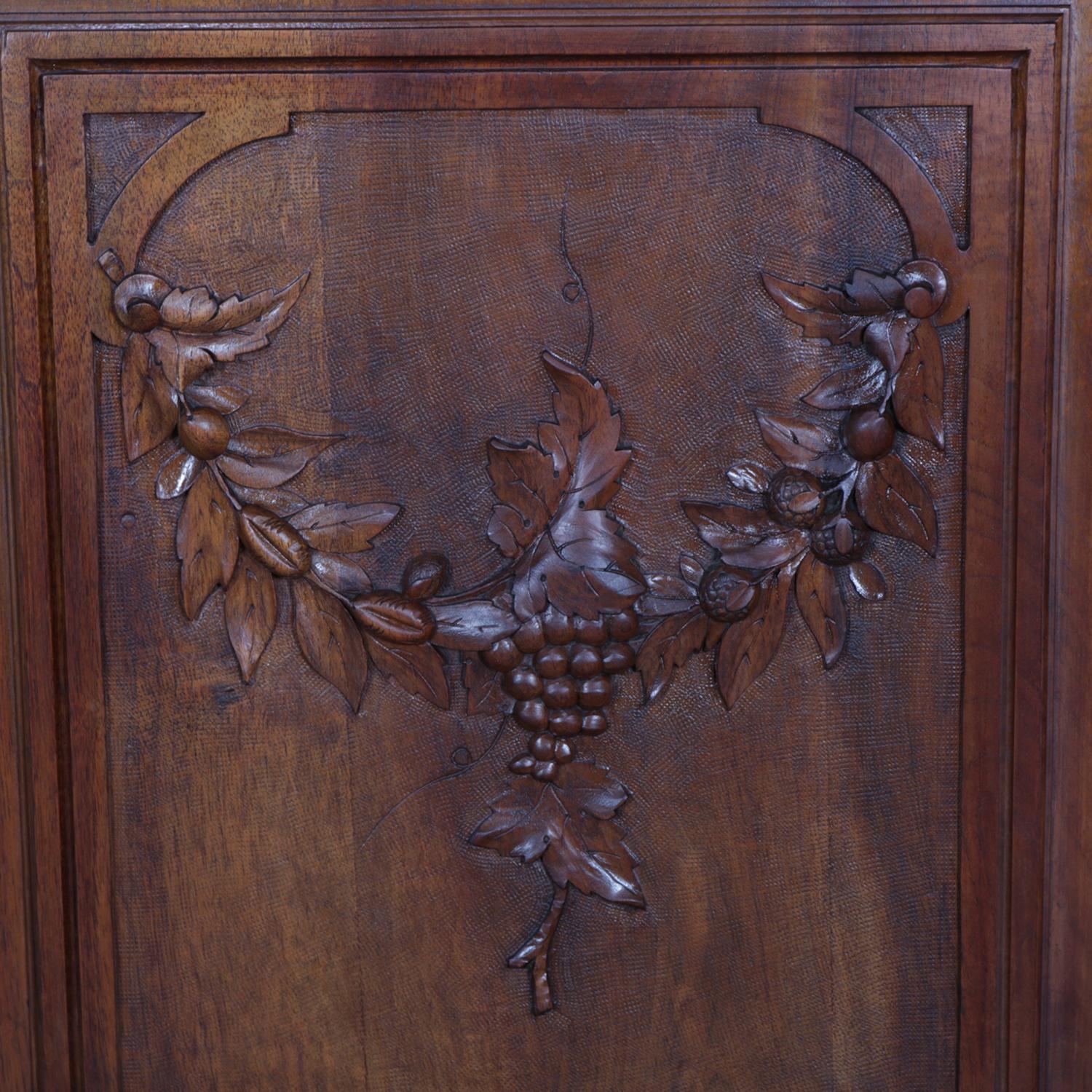 Antique English Carved Oak Grape and Leaf Court Cupboard, circa 1890 In Good Condition In Big Flats, NY