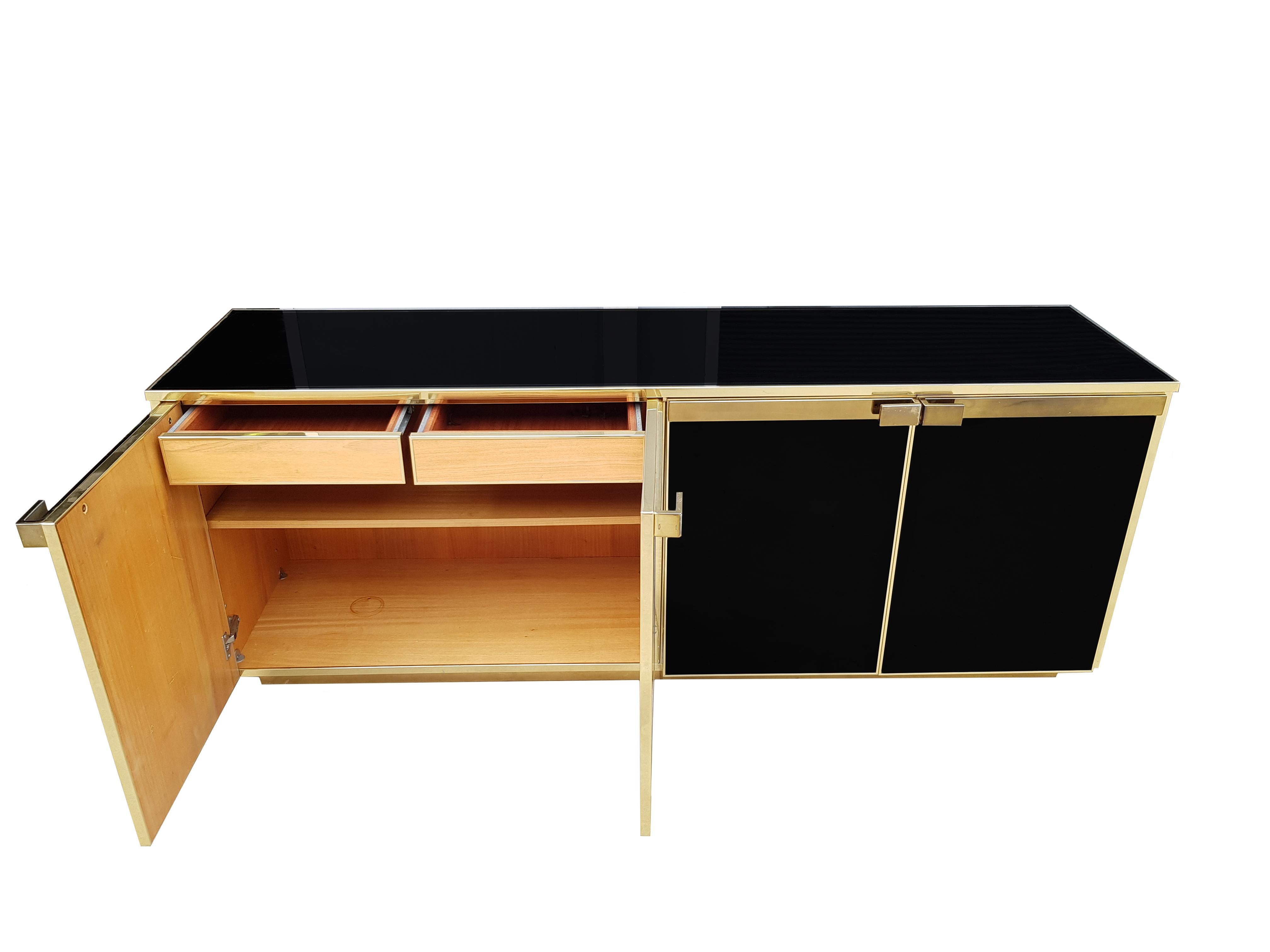 Black Glass, Brass Detailed Credenza In Excellent Condition For Sale In De Klinge, BE