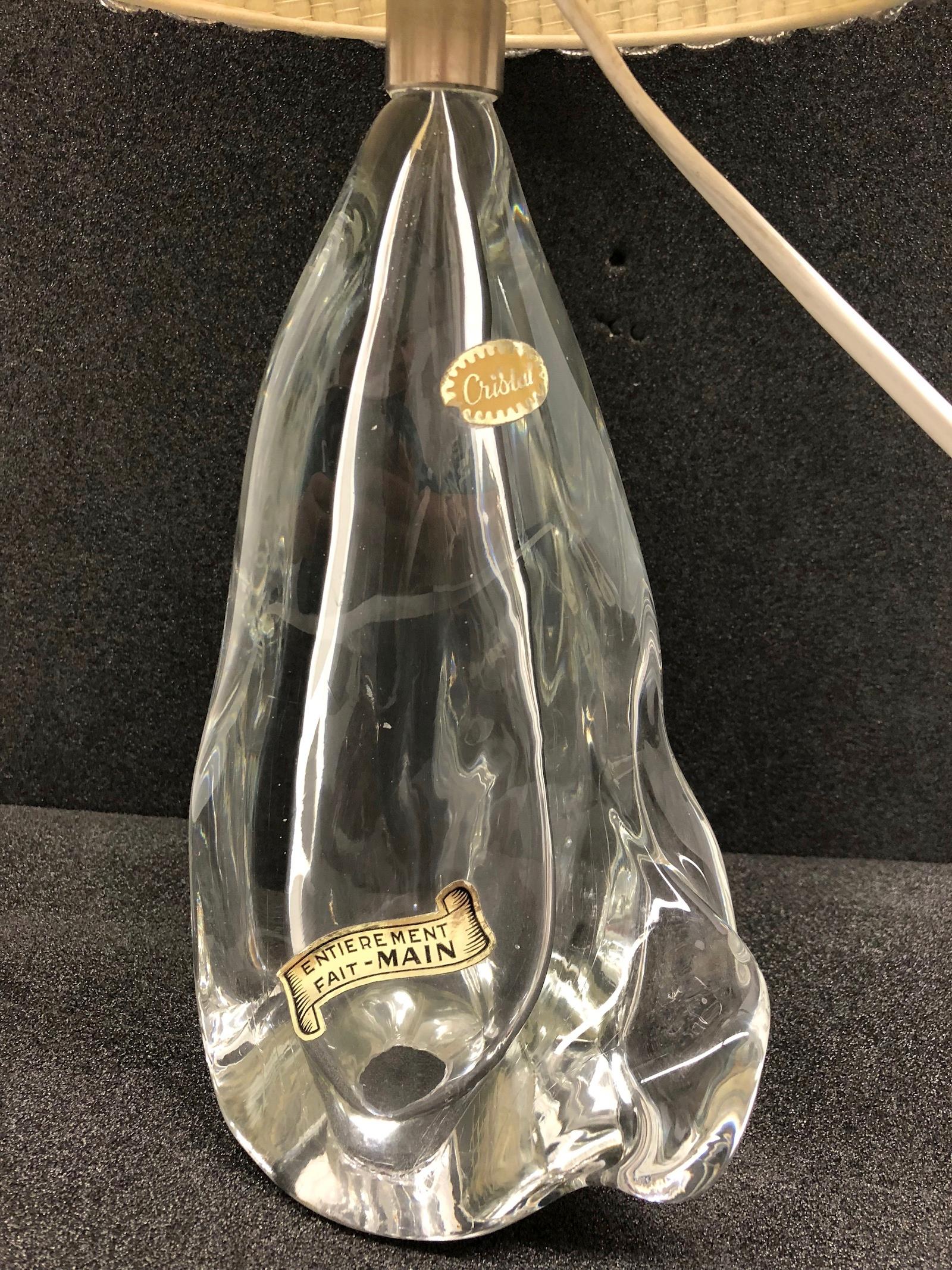Allemand Lampe de bureau emblématique en verre de cristal transparent du milieu du siècle dernier, dans le style d'une roche de montagne en vente