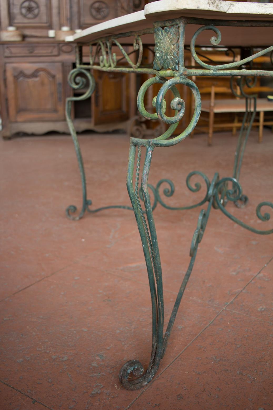 Antique English Art Nouveau Garden Table In Good Condition In Calgary, Alberta