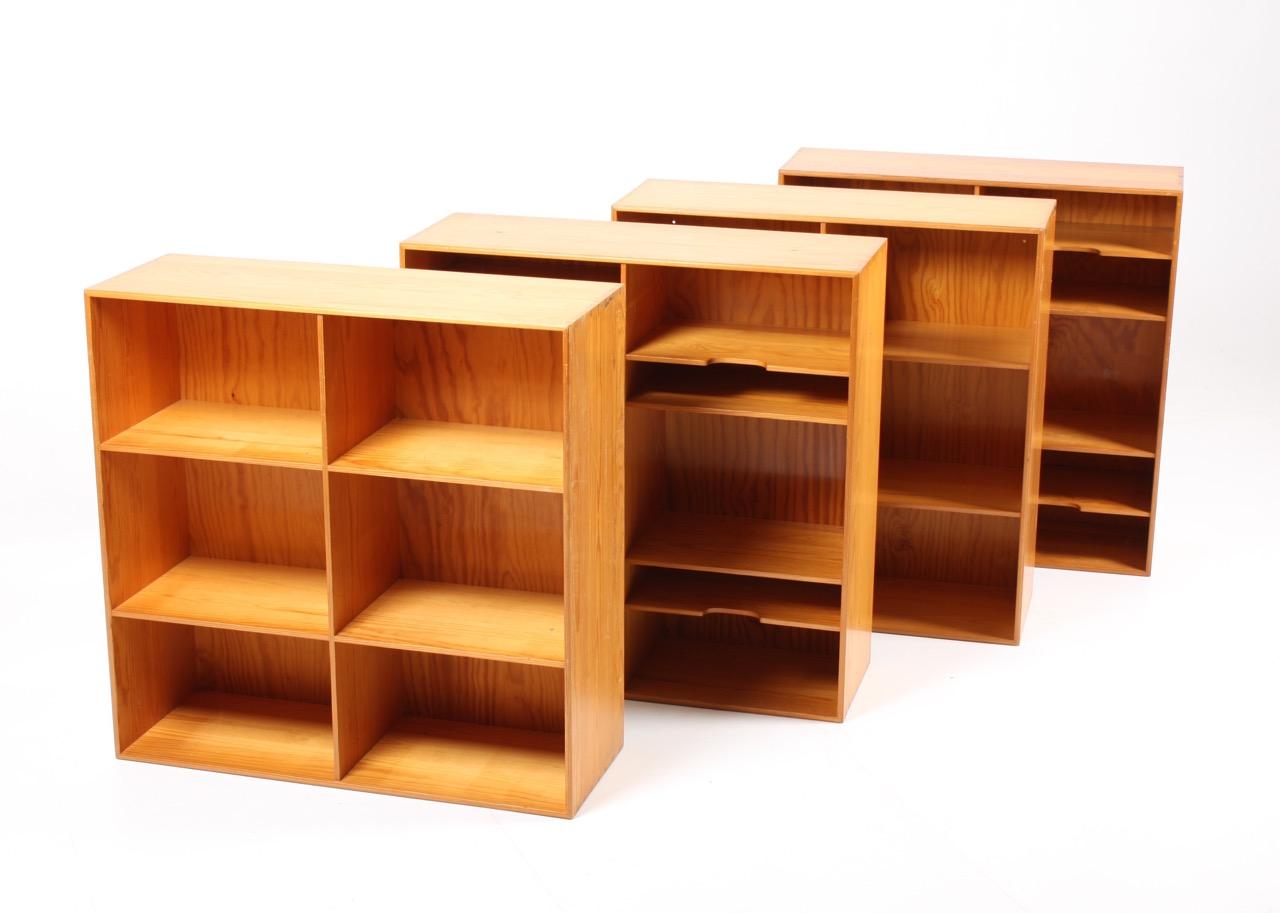 Set of Four Bookcases in Pine by Mogens Koch In Good Condition In Lejre, DK