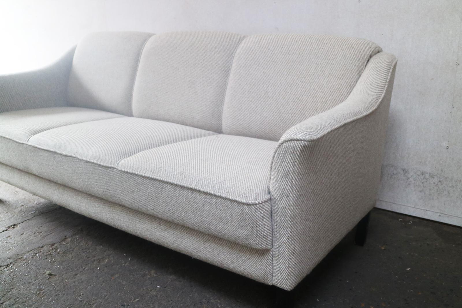 1970s Danish Midcentury Sofa with Original Wool Upholstery In Excellent Condition For Sale In London, GB