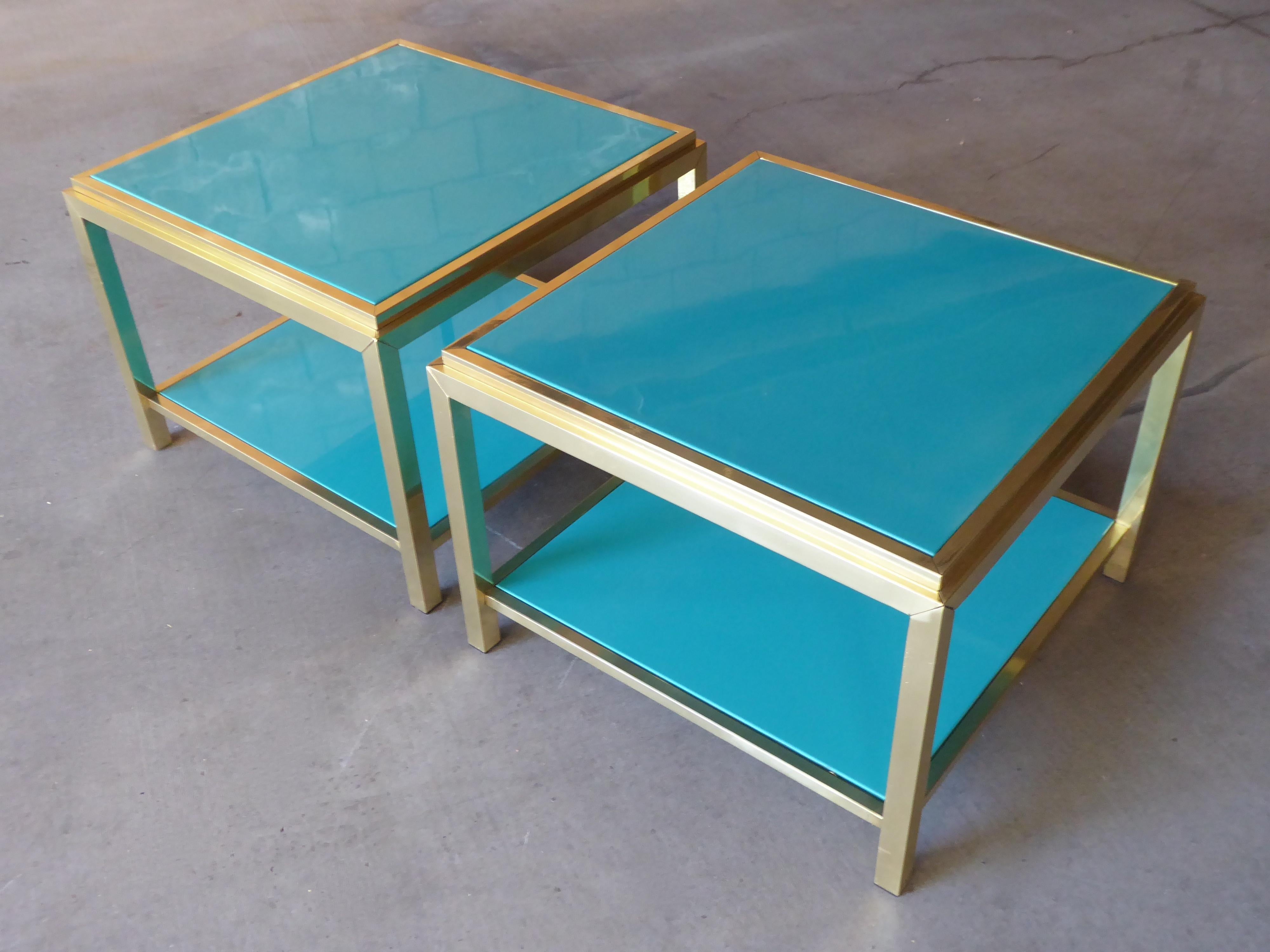 Pair of Brass and Lacquered Two-Tier Side Tables Attributed to Mastercraft In Excellent Condition In Palm Springs, CA