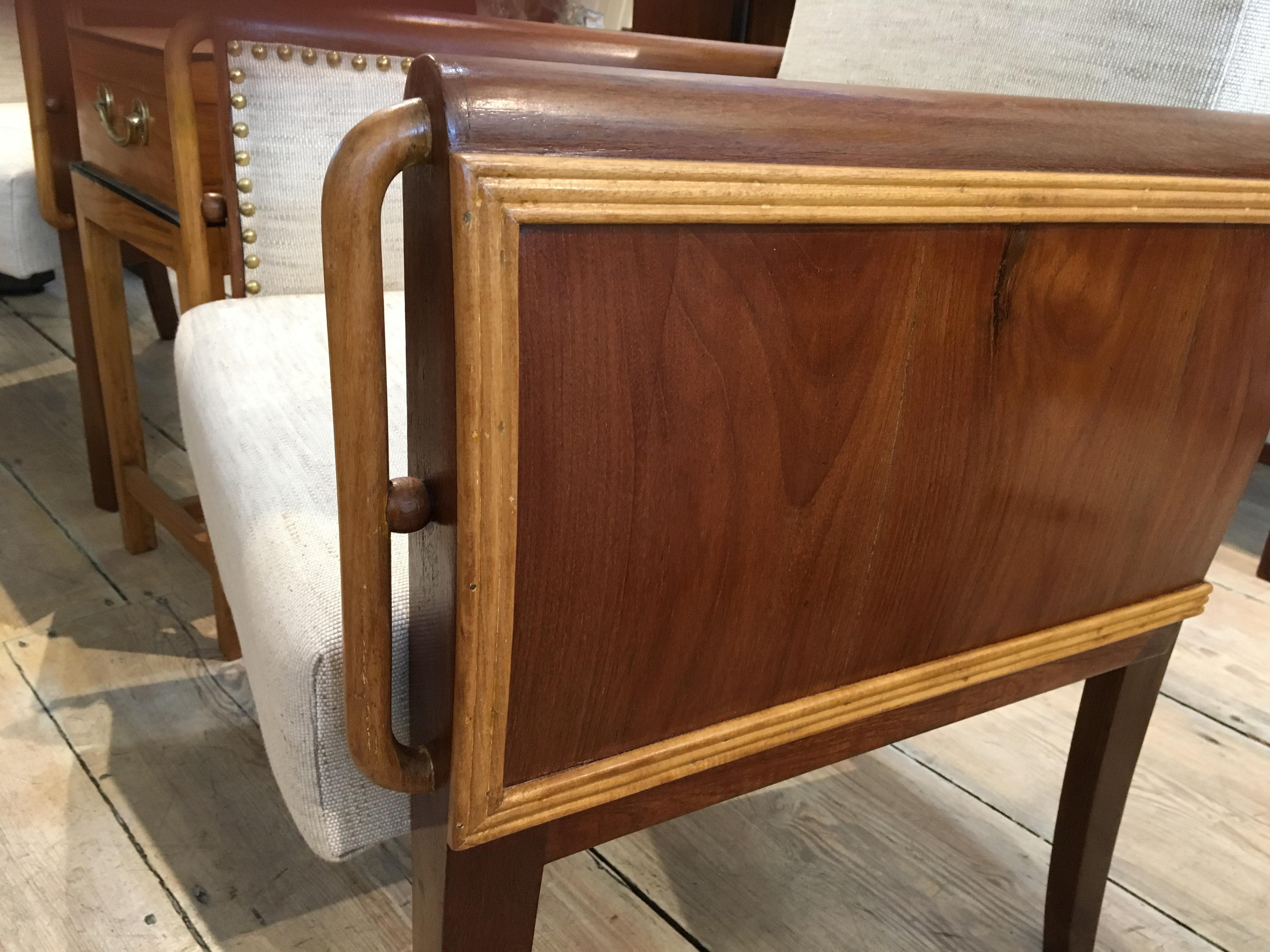 Pair of Teak and Satinwood Mid-Century Modern Armchairs im Zustand „Gut“ in Nantucket, MA