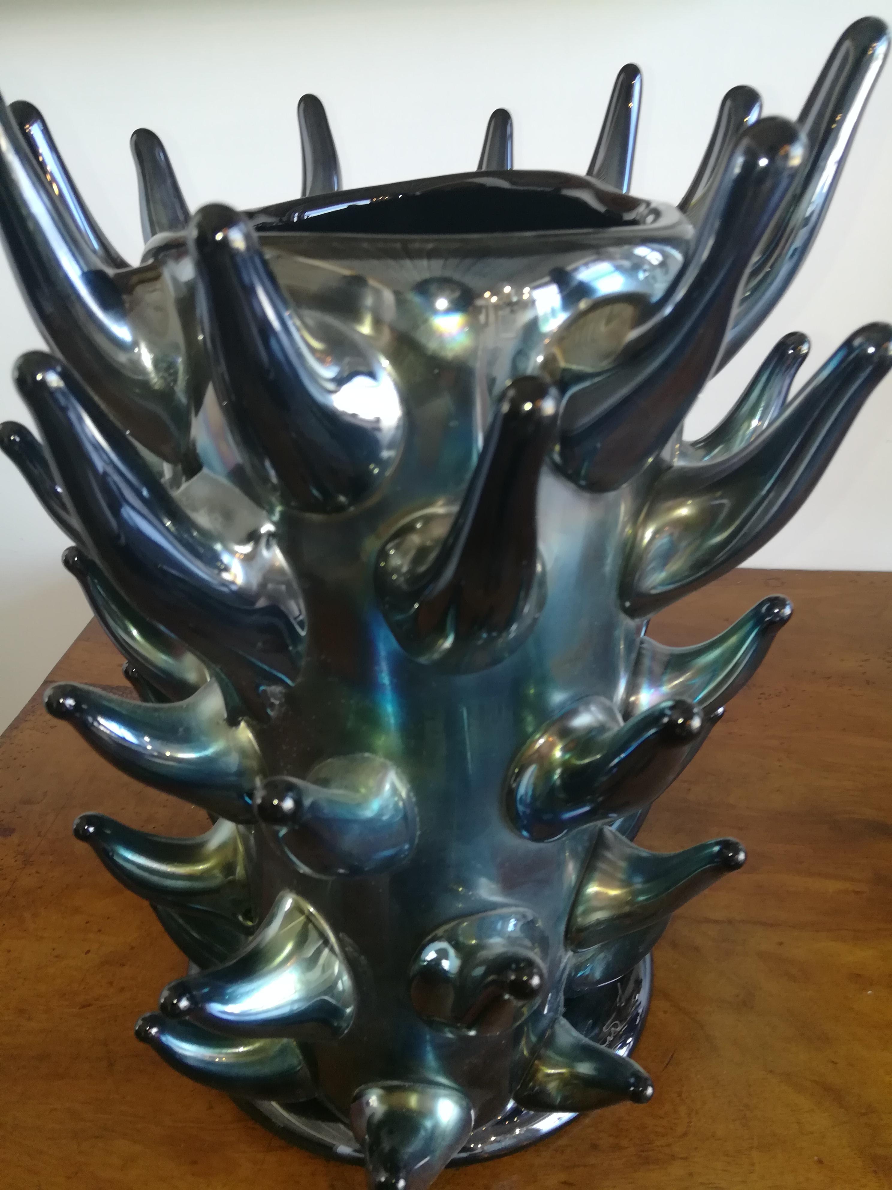 Iridescent Italian Blown Glass Vase In Excellent Condition For Sale In BORGO VENETO, IT