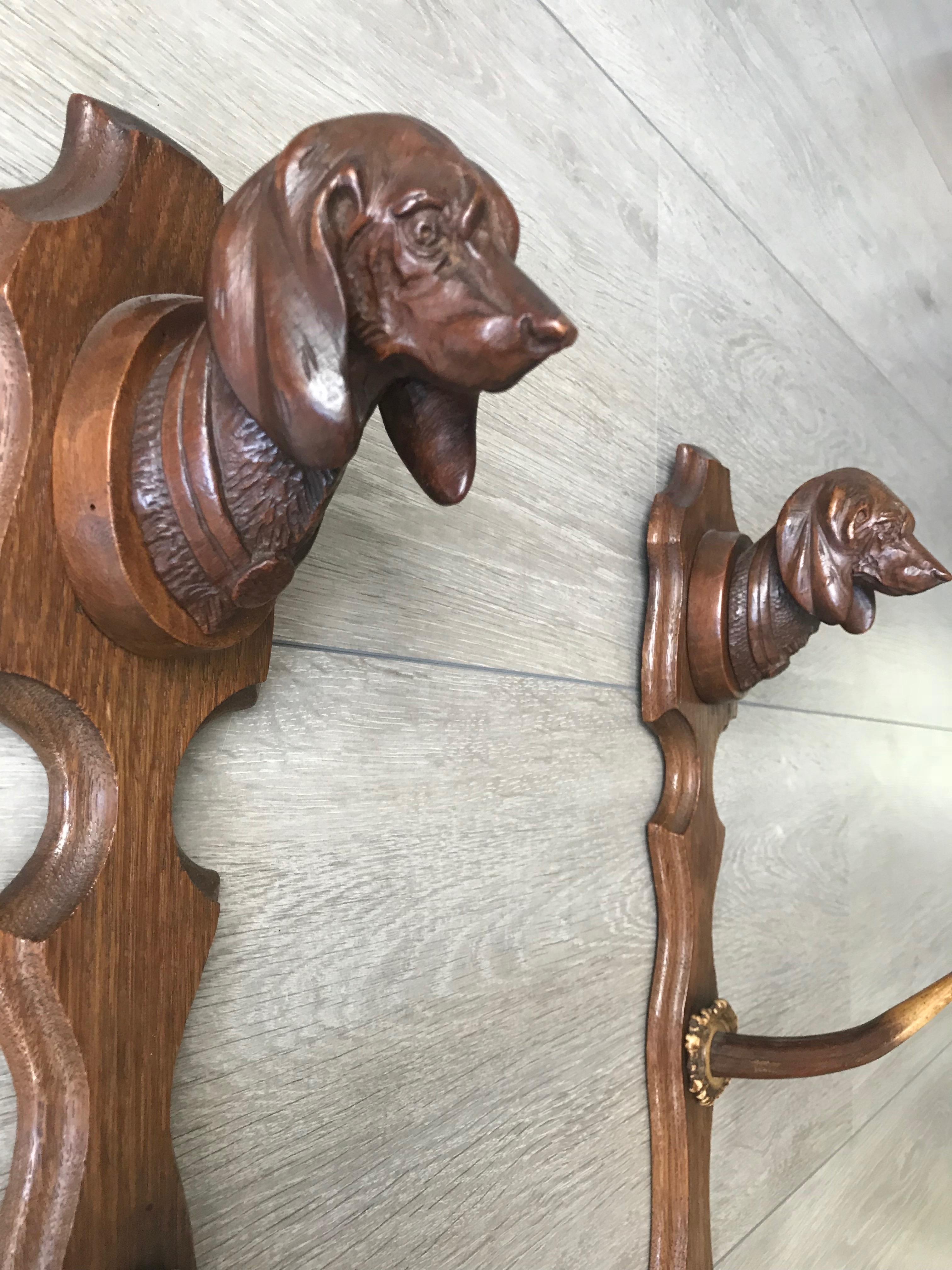 Hand-Crafted Antique Oak Three Rifle Rack / Wall-Mounted Gun Display w. Dachshund Sculptures