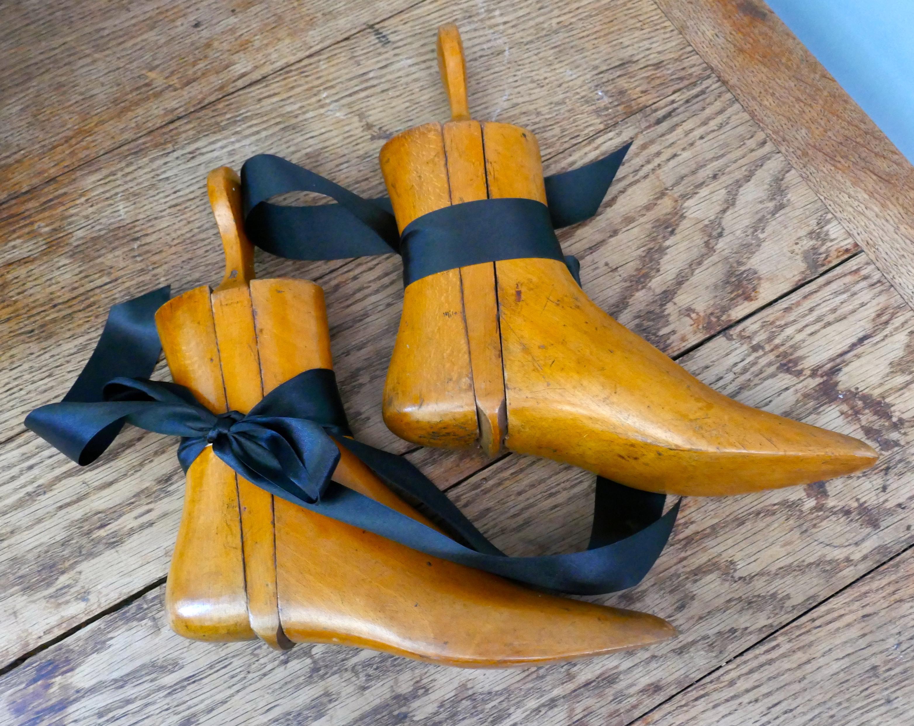  19th Century French Ladies Ankle Boot Stretchers in Beech For Sale 2