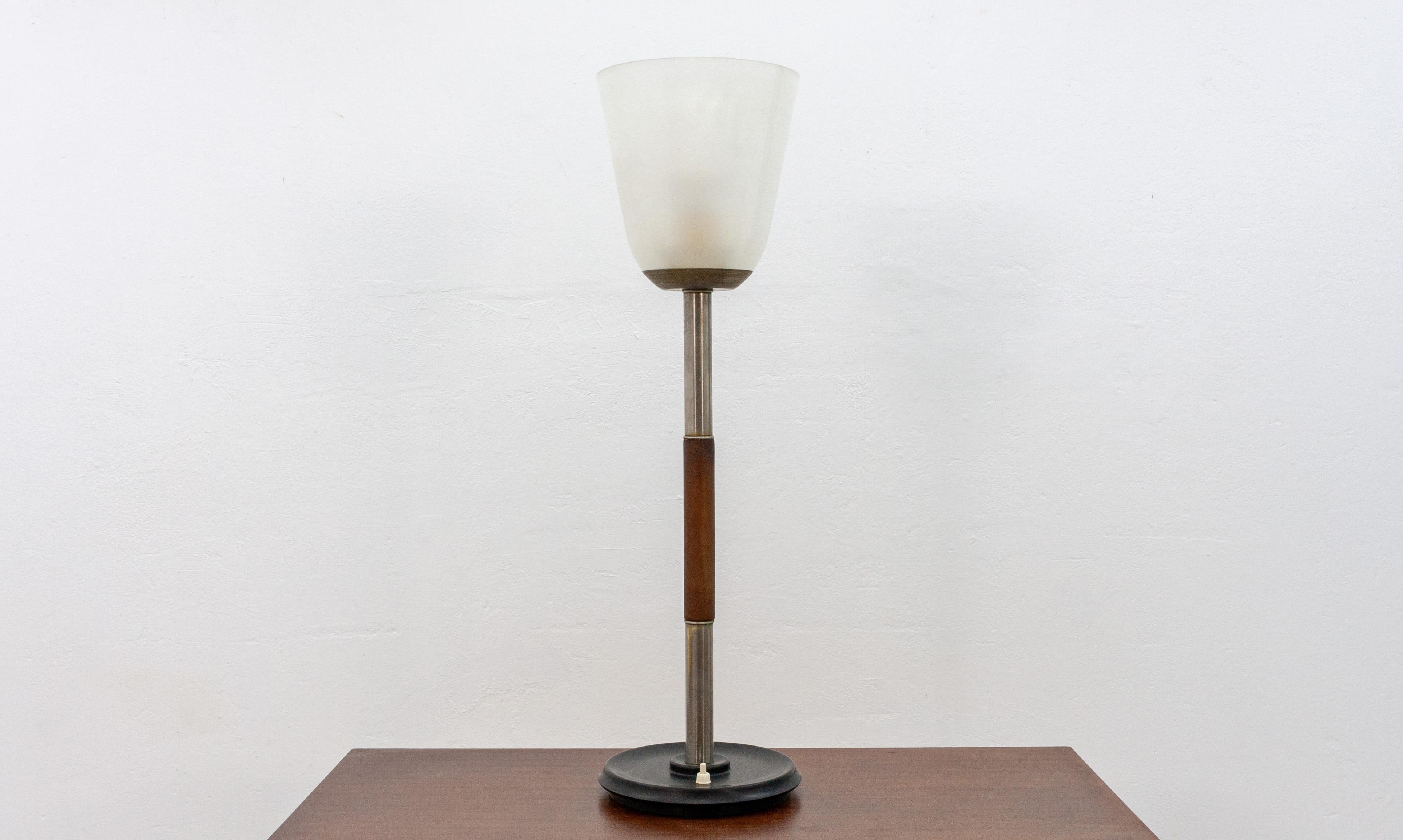 Giso Model 5020 Table Lamp by W.H. Gispen For Sale 1