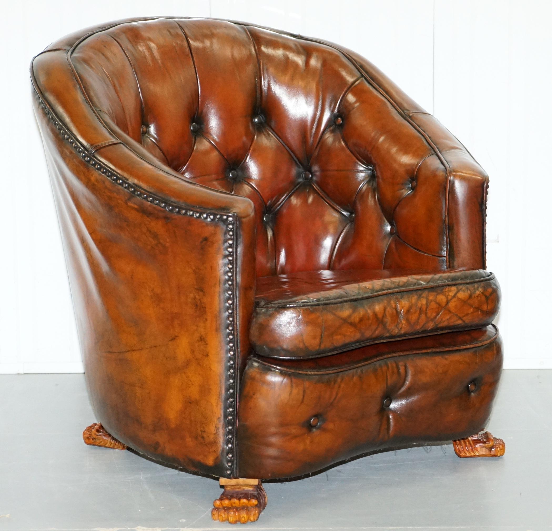 Brown Leather Curved Back Chesterfield Suite Sofa Sessel Lion Hairy Paw Feet im Angebot 2