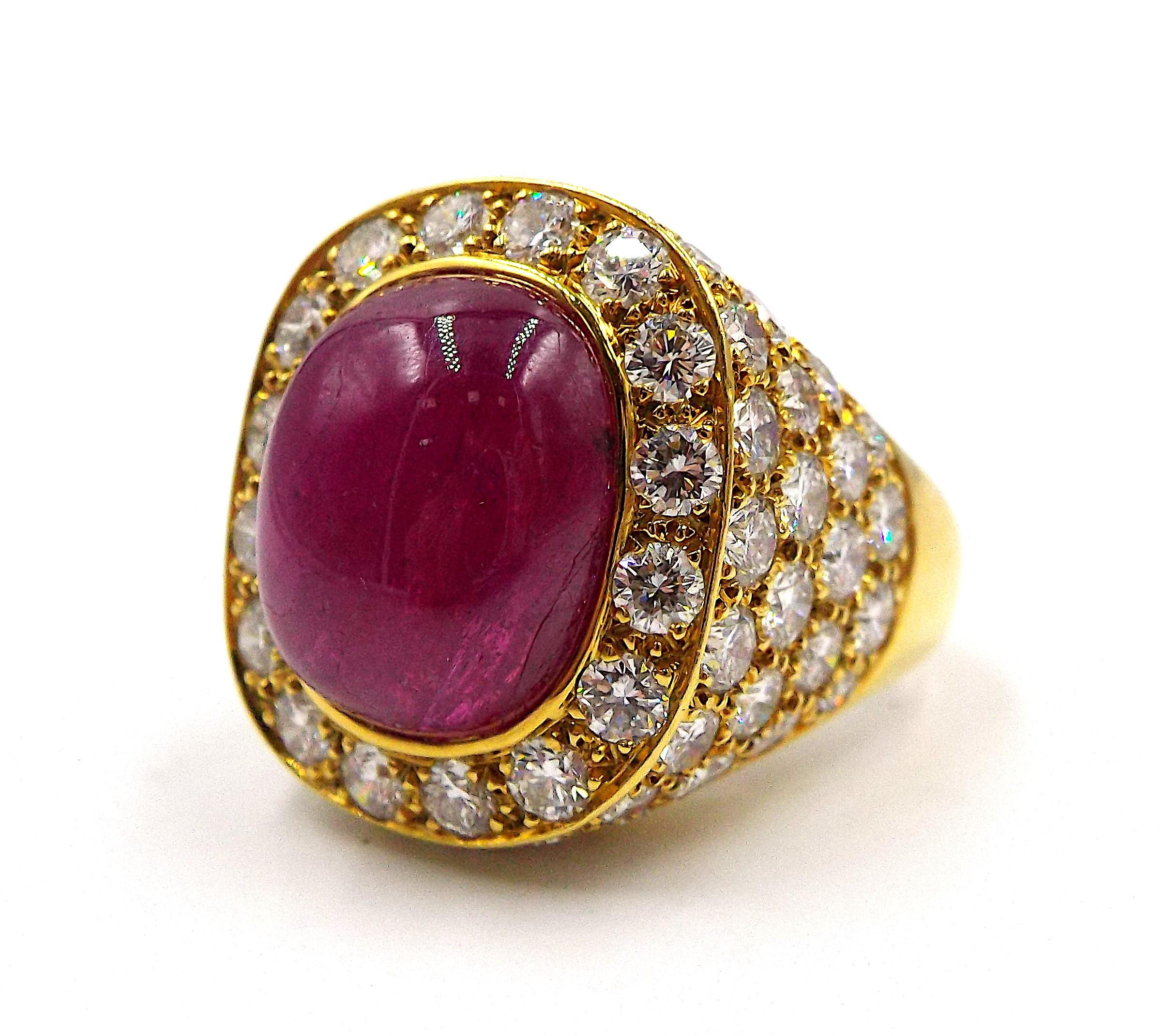 David Webb Ruby Diamond 18K Yellow Gold Ring For Sale at 1stDibs