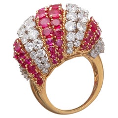 David Webb Cocktailring mit Rubin und Diamanten, gewölbte Fassung