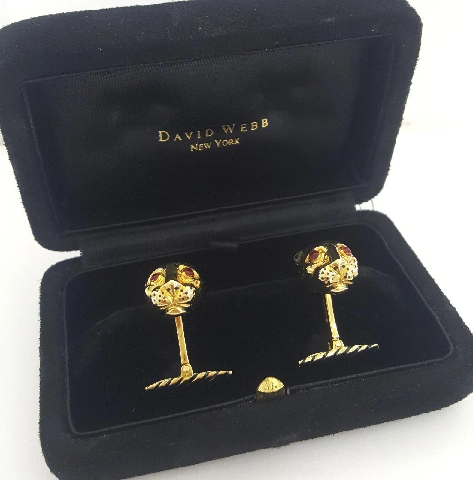 Women's or Men's David Webb Ruby & Enamel Leopard Cufflinks in 18K Yellow Gold 17.7 Grams For Sale