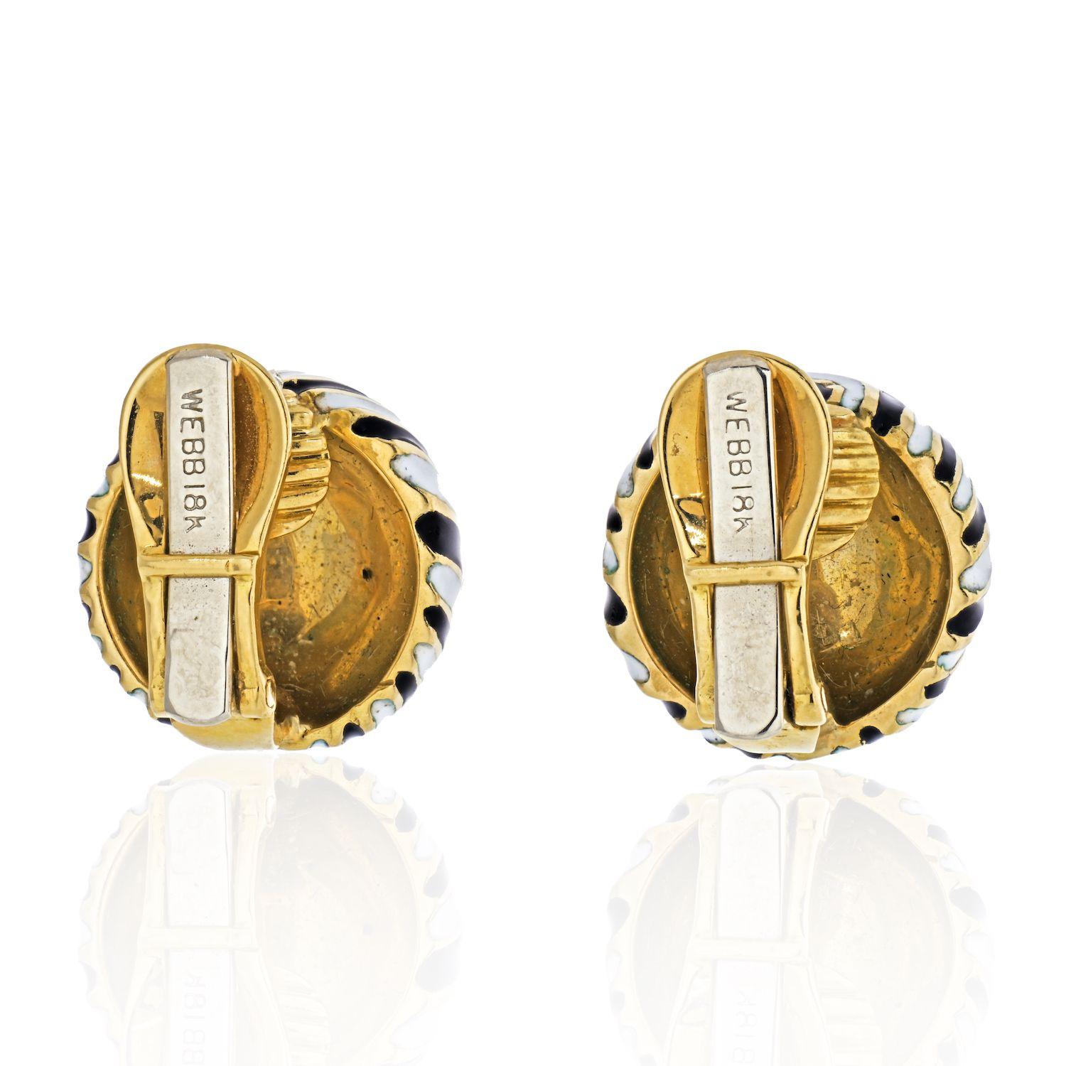 David Webb Signature Zebra Enamel Round Earrings In Excellent Condition For Sale In New York, NY