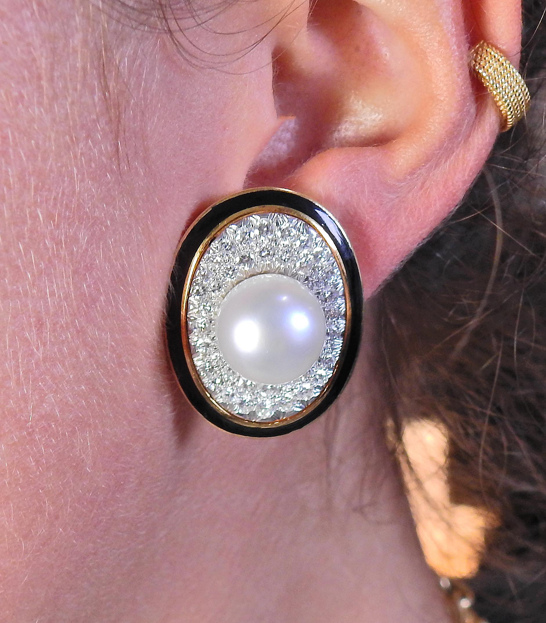 David Webb South Sea Pearl Diamond Enamel Gold Platinum Earrings In Excellent Condition In New York, NY