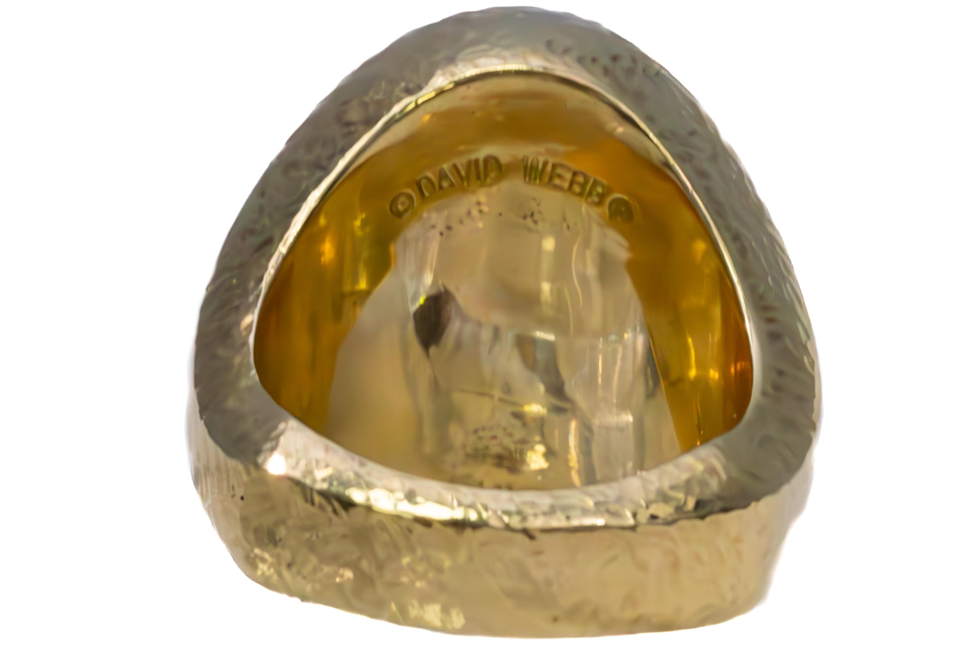 David Webb Star Natural Star Sapphire & Diamond Ring In Excellent Condition For Sale In New York, NY