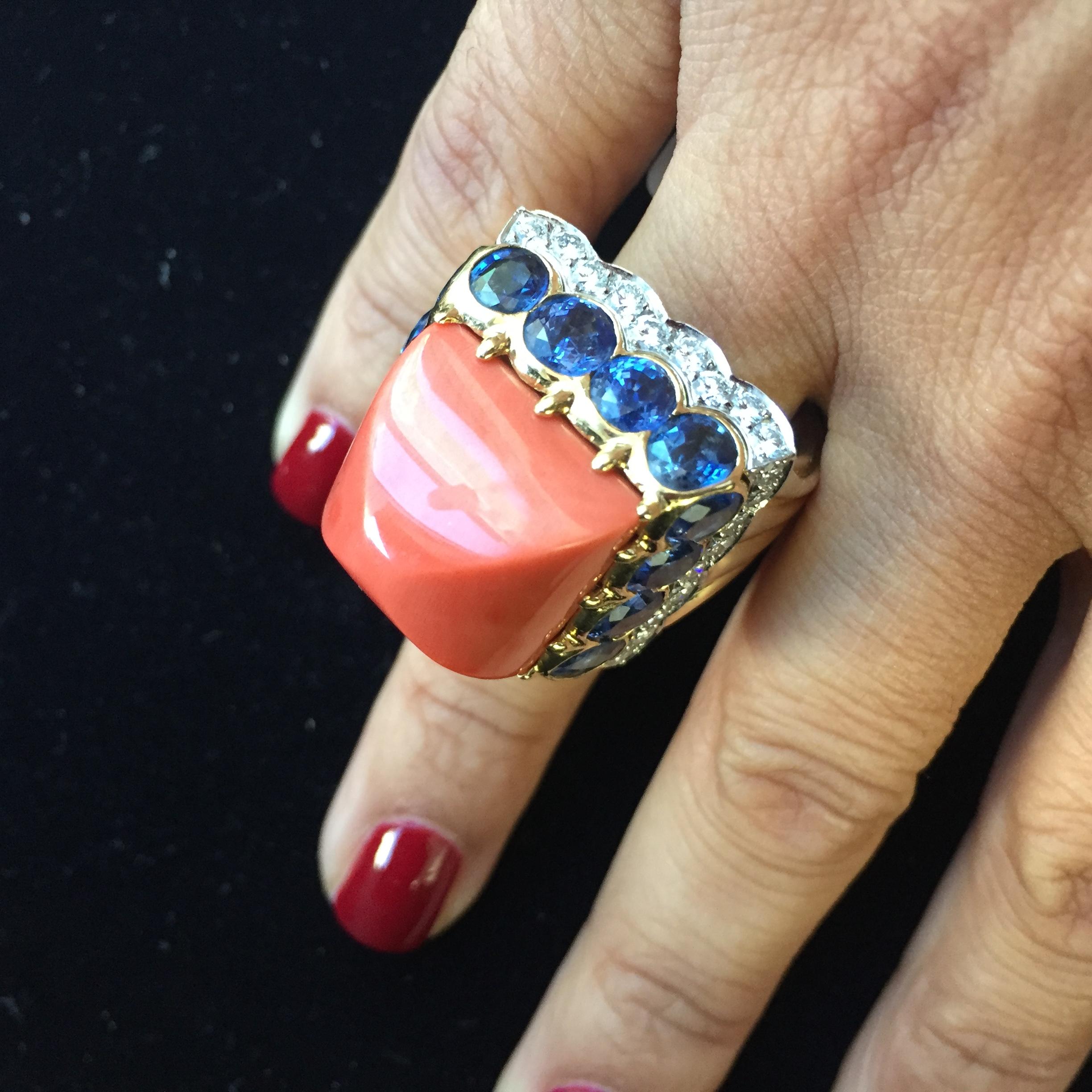 David Webb Coral Sapphire Diamond Yellow Gold Platinum Colors Ring In Good Condition For Sale In New York, NY