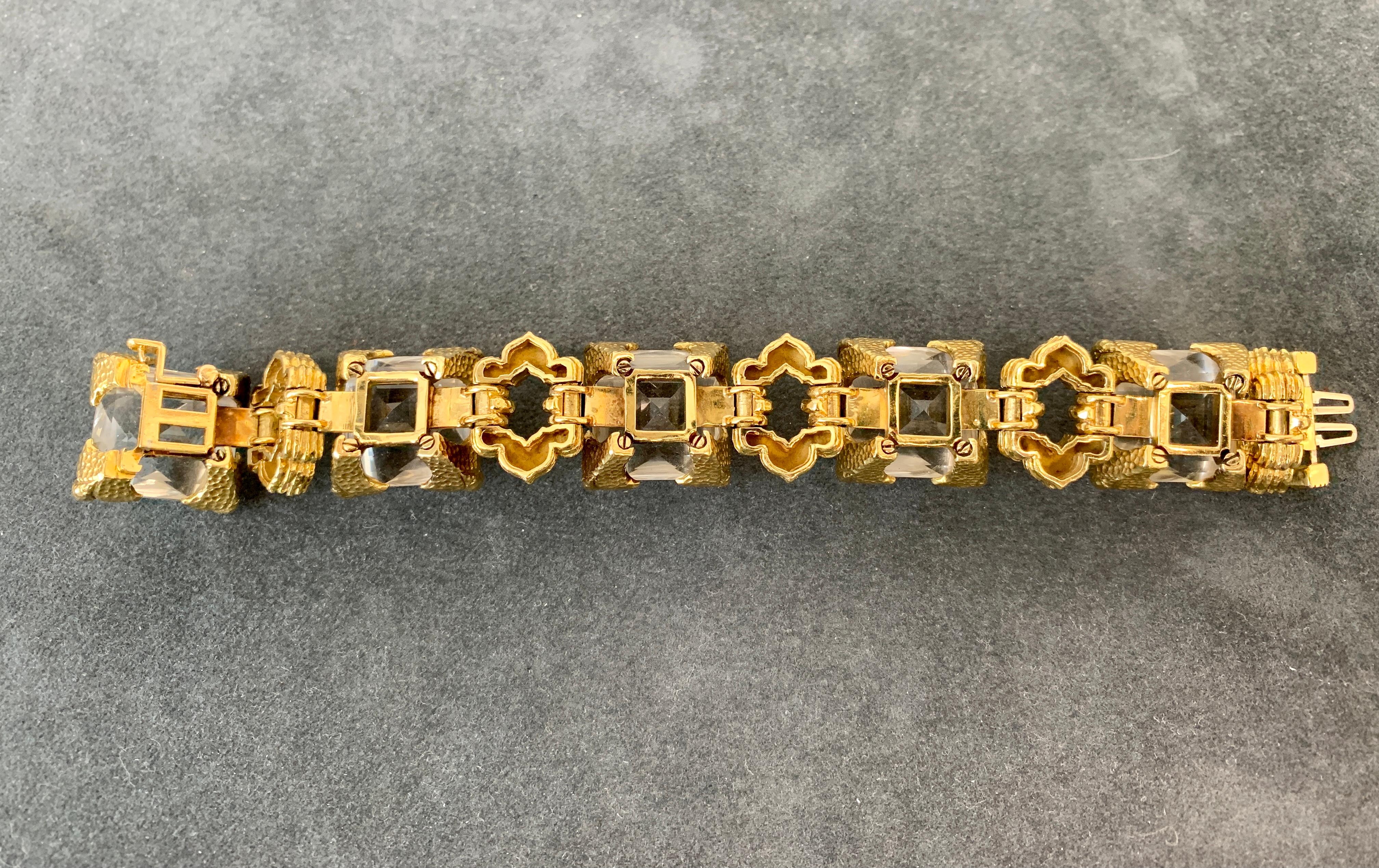 Taille cabochon « sugarloaf » David Webb, bracelet Sugarloaf Rock Crystal et or 18 carats en vente