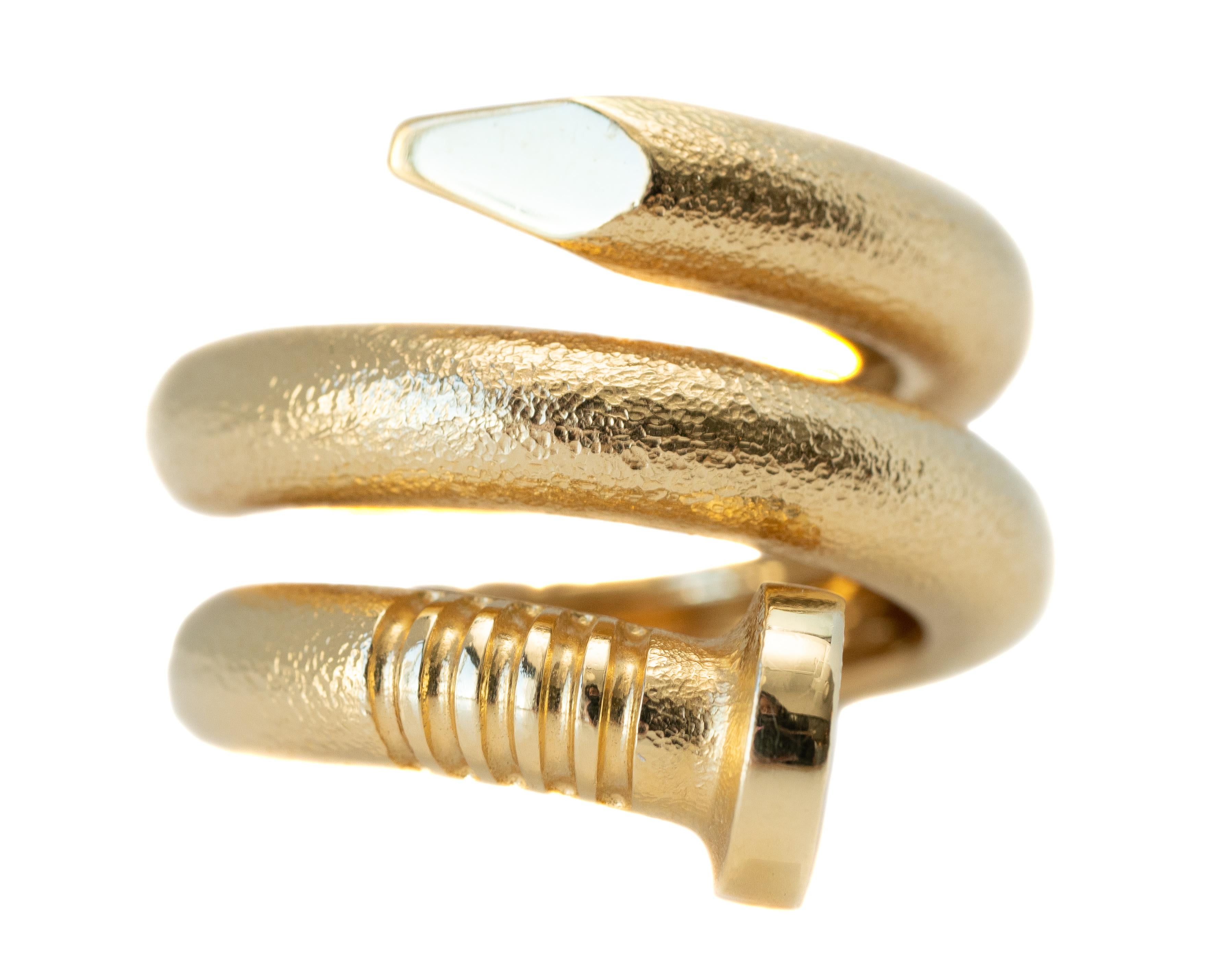 David Webb Tool Chest 18 Karat Gold Hammered Nail Ring In Good Condition In Atlanta, GA