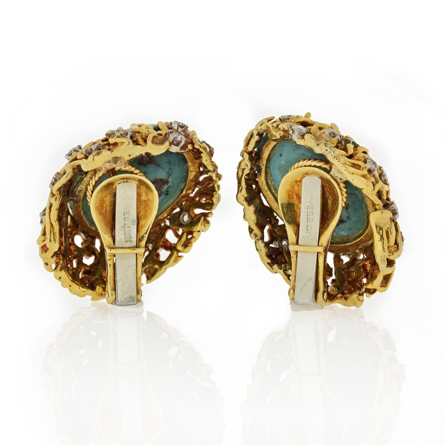 Taille ovale David Webb Clips d'oreilles ovales en or avec turquoises et diamants en vente