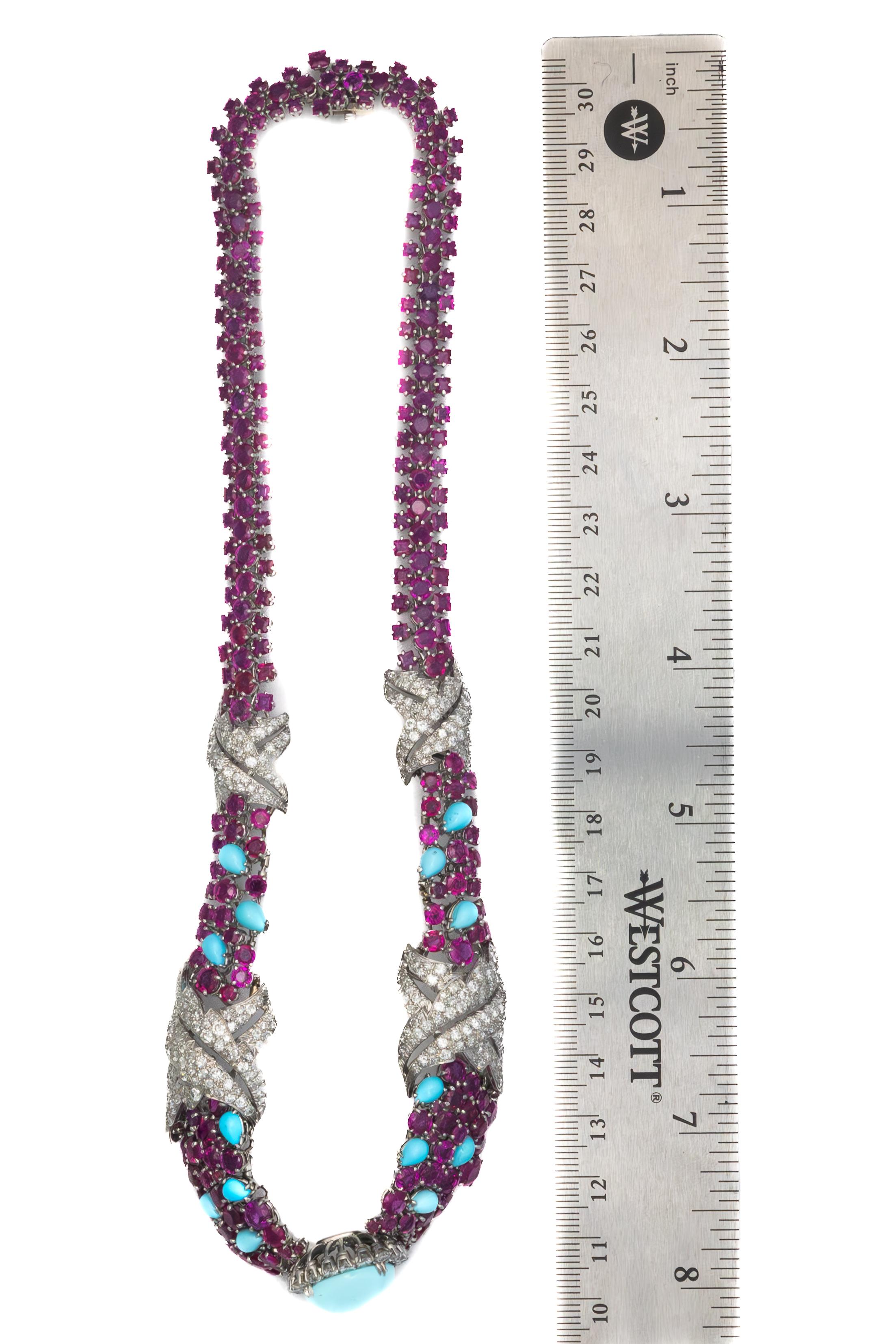 Cabochon David Webb Collana di turchesi, rubini e diamanti in vendita