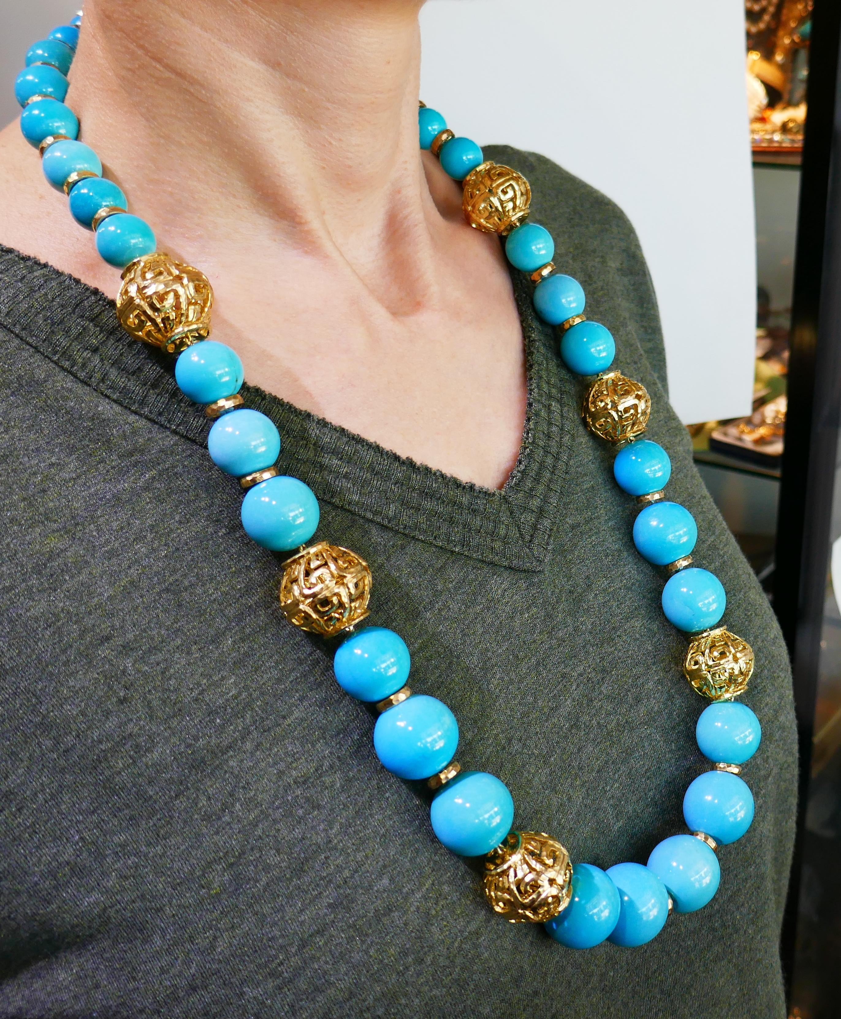 David Webb Turquoise Yellow Gold Bead Necklace, Massive, 1980s In Good Condition In Beverly Hills, CA