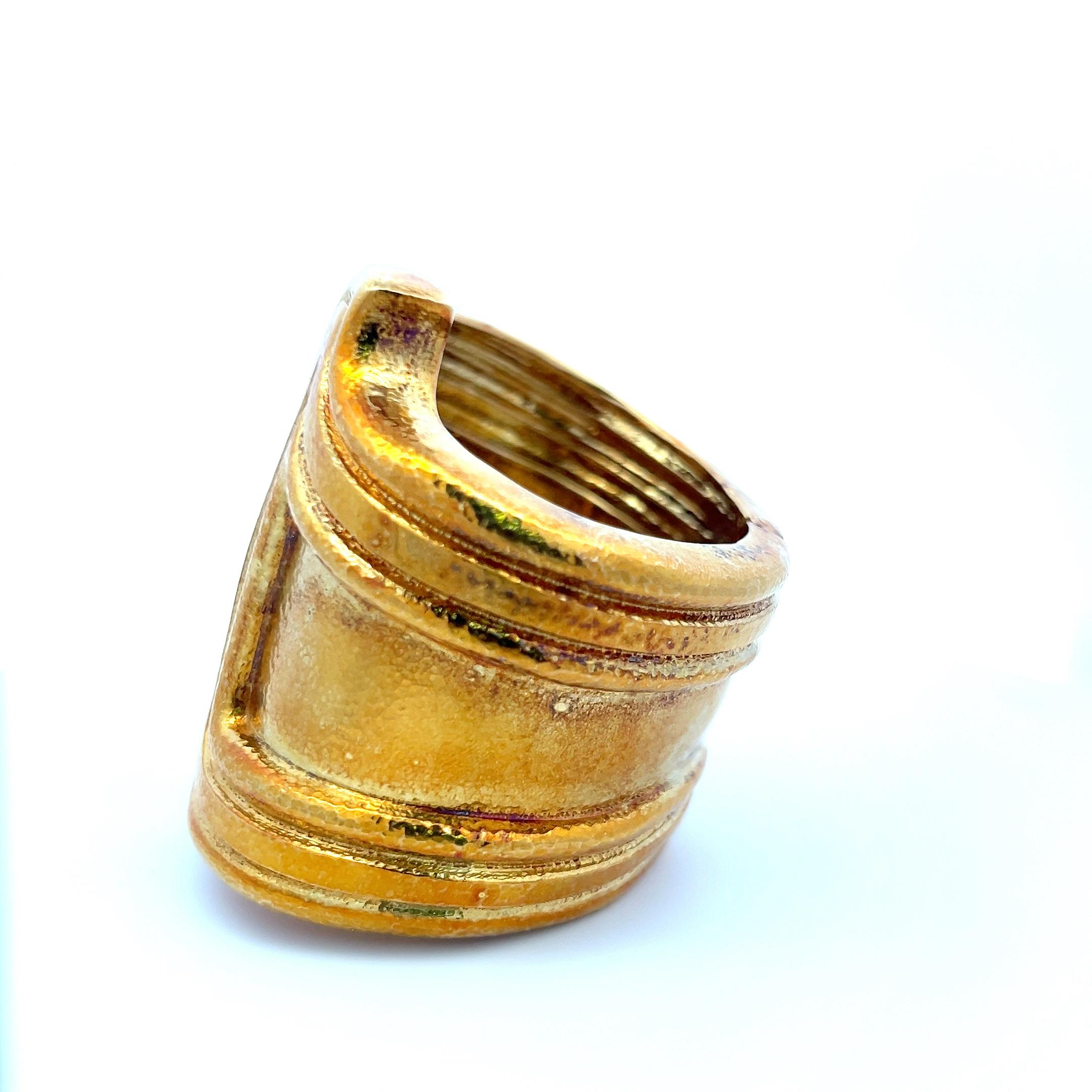 Donna David Webb Bracciale d'epoca in oro giallo 18 carati da 146,40 grammi in vendita
