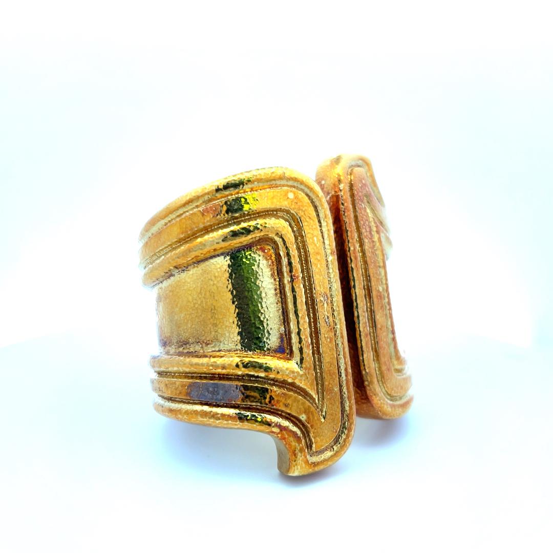 David Webb Bracciale d'epoca in oro giallo 18 carati da 146,40 grammi in vendita 3