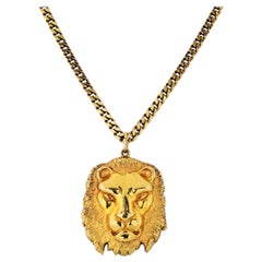 David Webb, pendentif médaillon lion vintage en or jaune 18 carats détachable