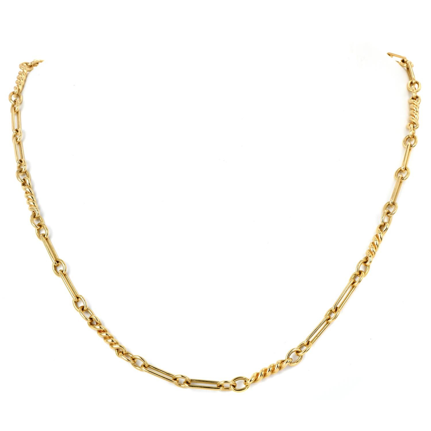 An Elegant and Fancy unisex link chain necklace.

From the Designer David Webb.

Is Crafted in solid 18K yellow gold, featuring a combination of twisted ropes and oval polished links.

The complete piece is approximately 22'', with a Multi hoop link
