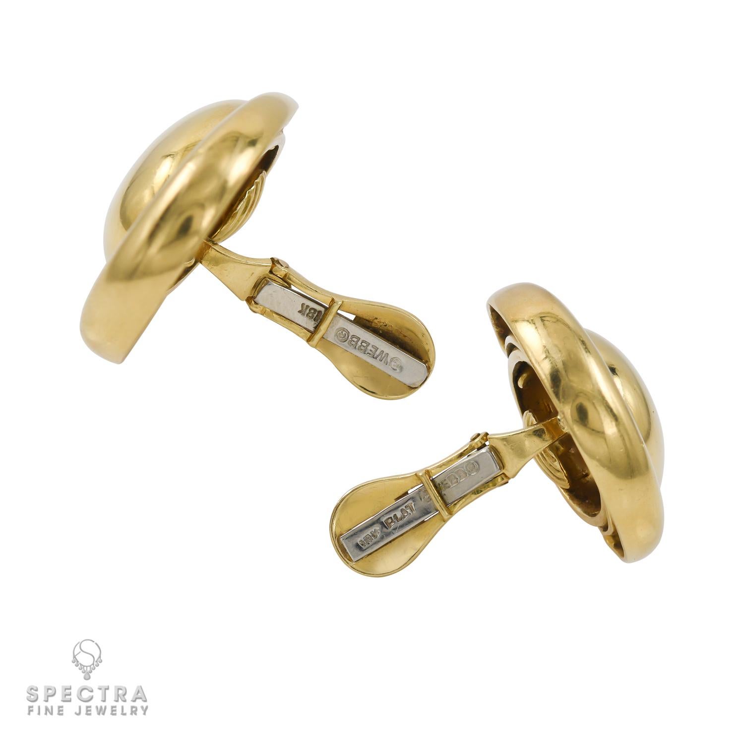 David Webb Vintage 18kt Gold Button Earrings In Good Condition For Sale In New York, NY