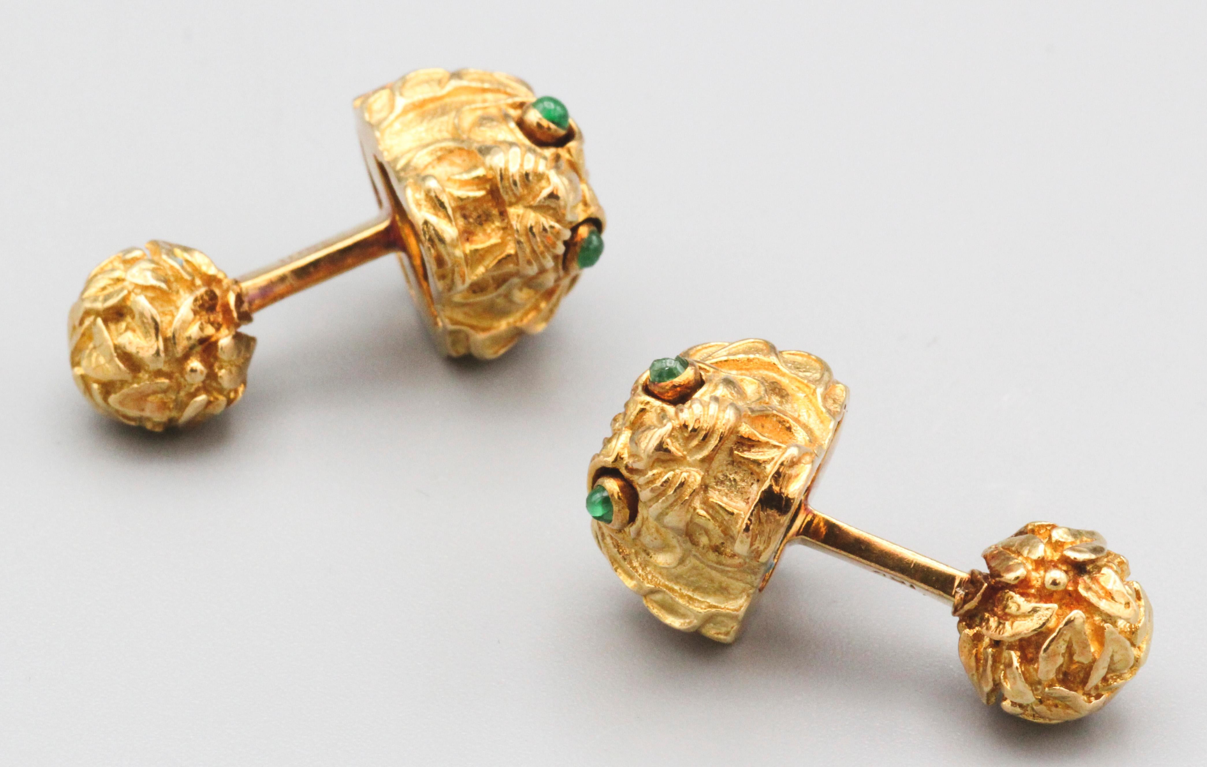Contemporary DAVID WEBB  Vintage Emerald 18k Gold Lion Head Cufflinks For Sale