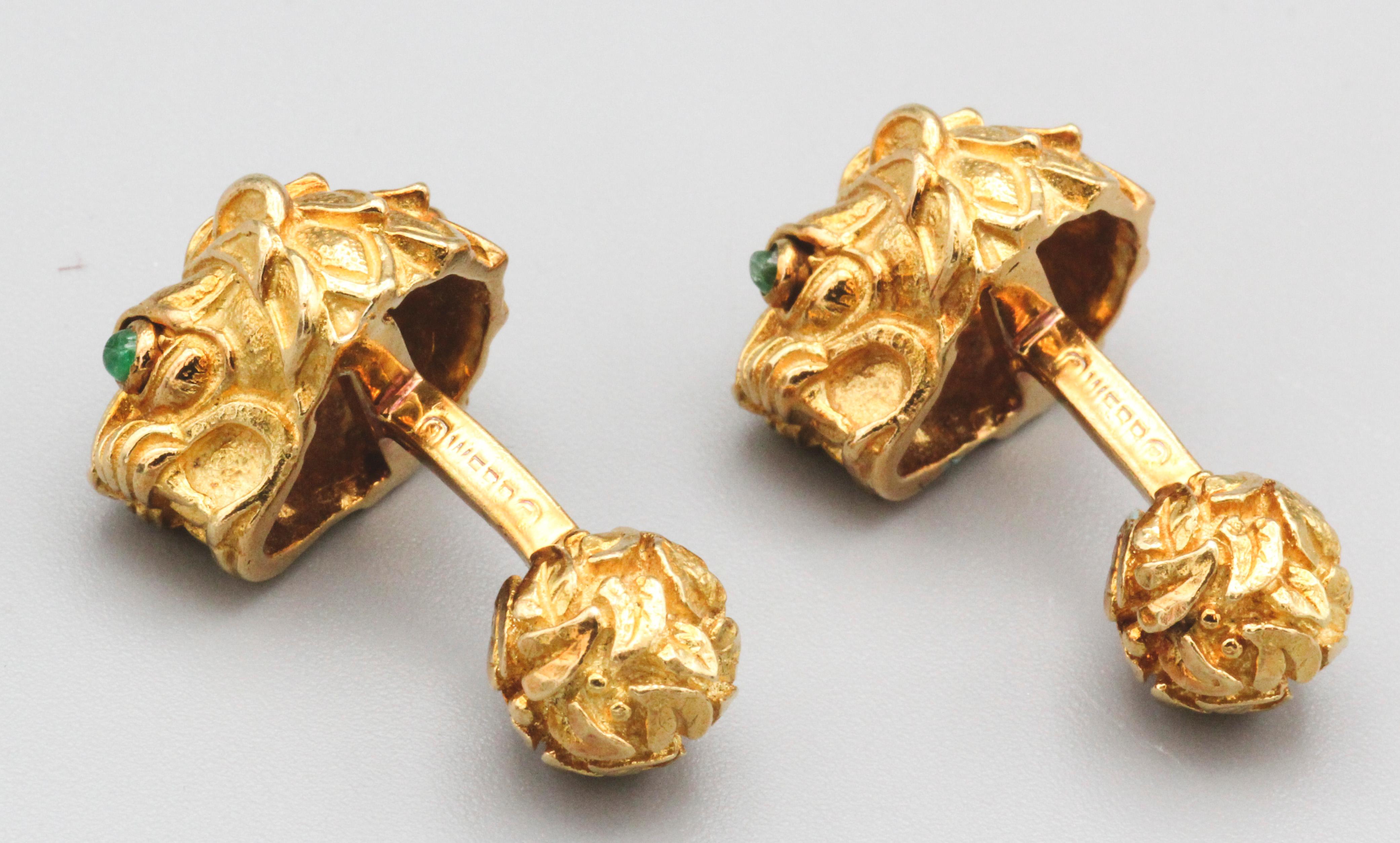 Cabochon DAVID WEBB  Vintage Emerald 18k Gold Lion Head Cufflinks For Sale