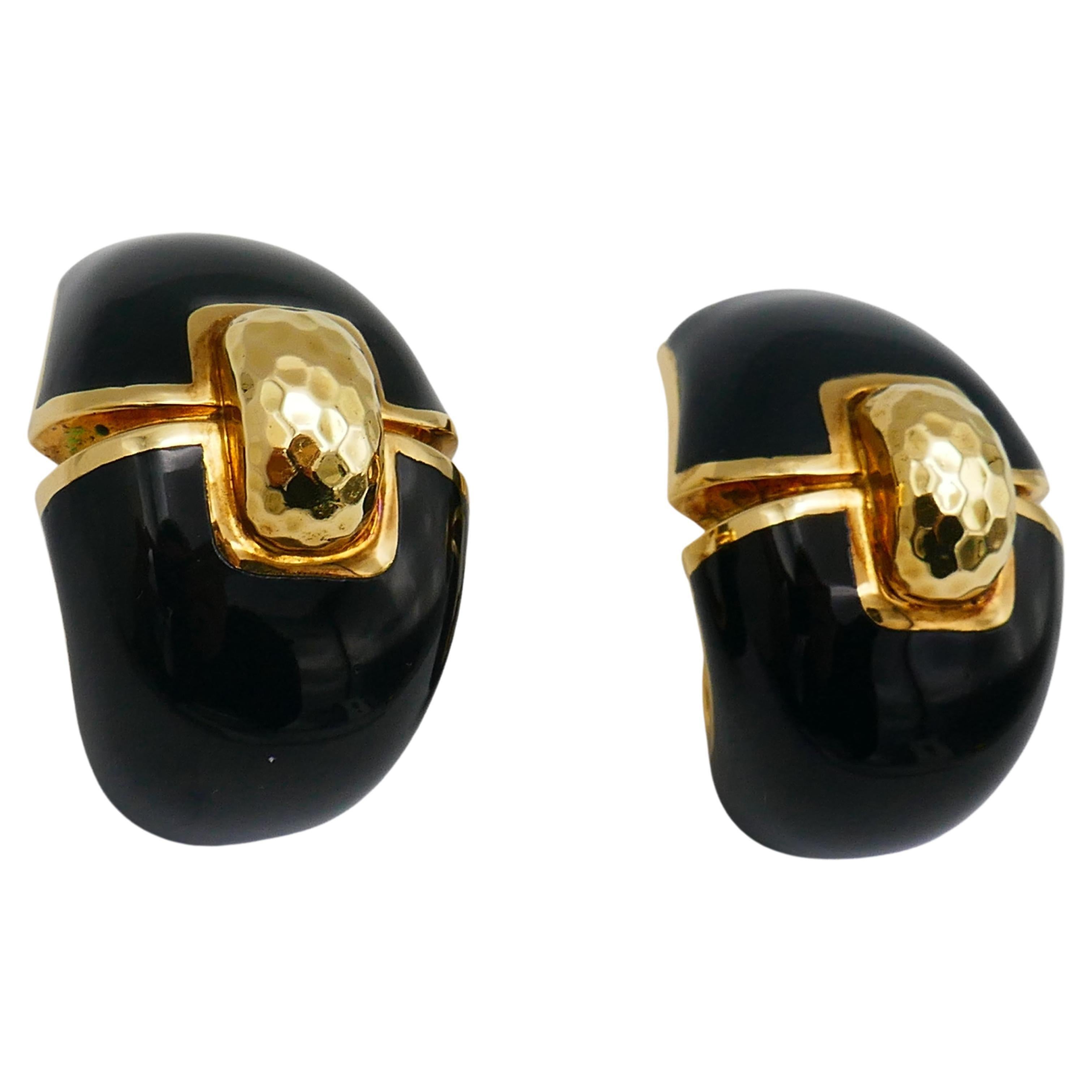 David Webb Vintage Gold Earrings Black Enamel In Excellent Condition For Sale In Beverly Hills, CA