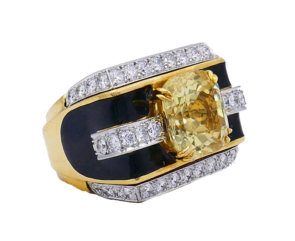David Webb Vintage Ring 18k Gold Yellow Sapphire In Good Condition For Sale In Beverly Hills, CA
