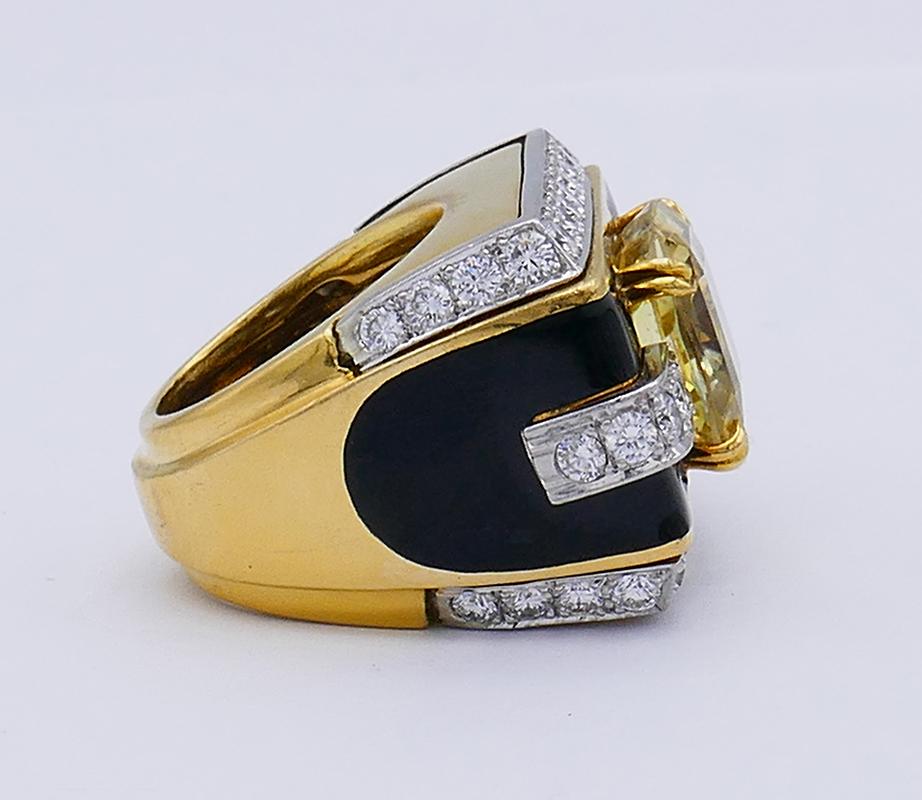 Women's David Webb Vintage Ring 18k Gold Yellow Sapphire For Sale