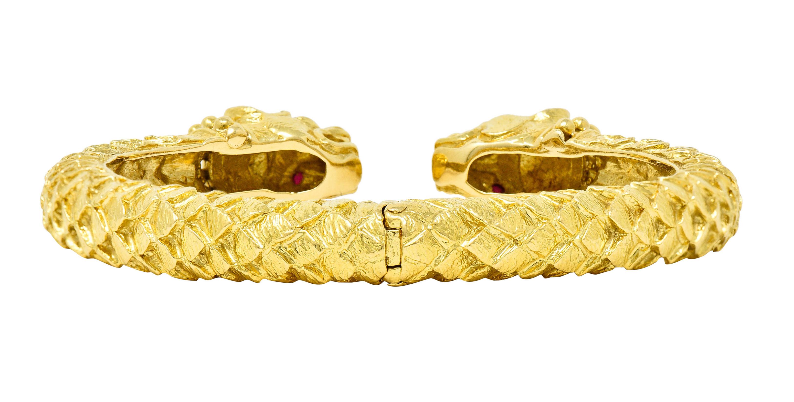 David Webb Vintage Ruby 18 Karat Yellow Gold Lion Head Kingdom Cuff Bracelet In Excellent Condition In Philadelphia, PA