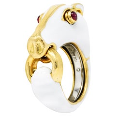 David Webb, bague cheval royal vintage en or 18 carats, émail et rubis