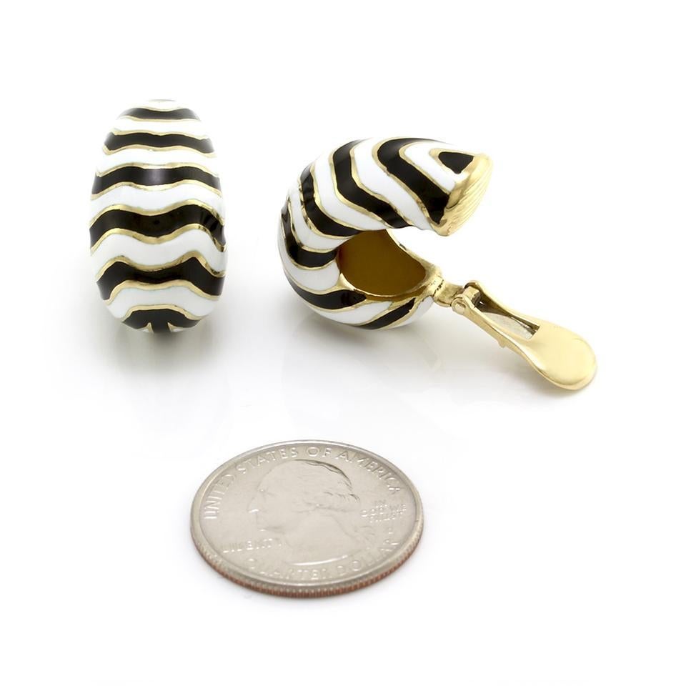 Modern David Webb White and Black Kingdom Enamel Zebra In 18 Karat Gold Earrings