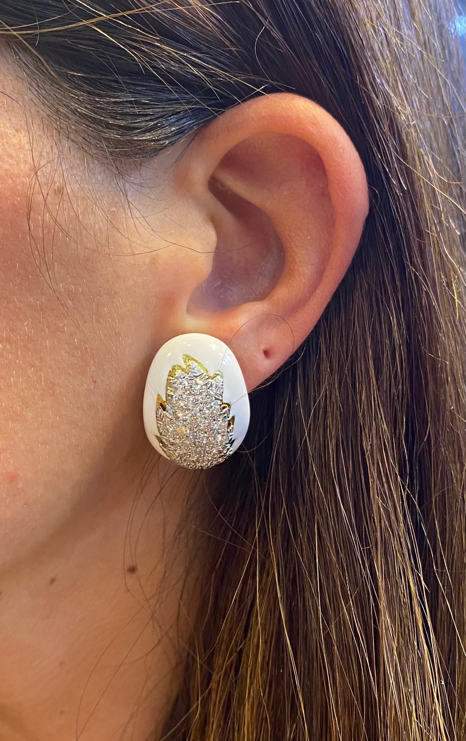 David Webb White Enamel and Diamond earrings  In Excellent Condition For Sale In New York, NY