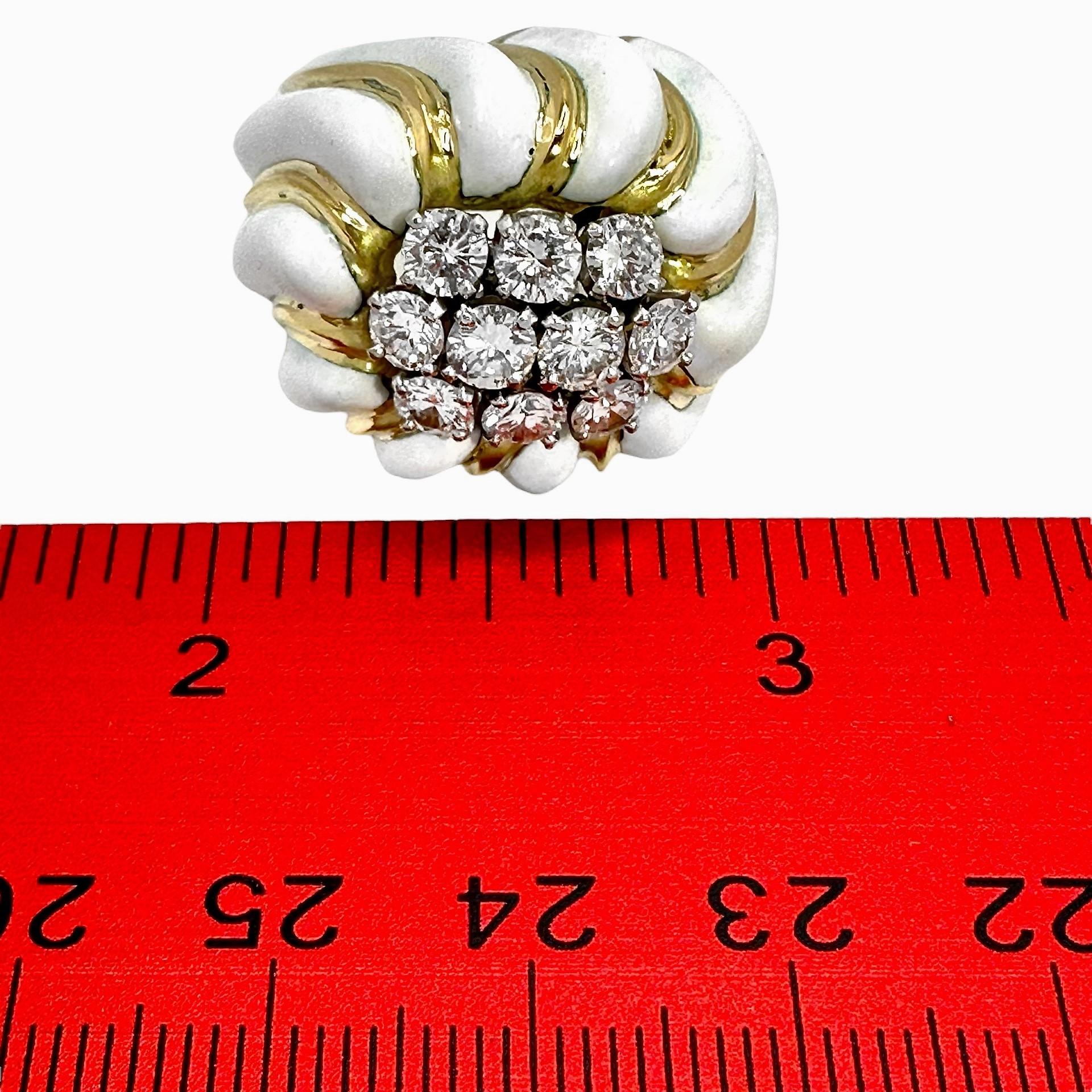 David Webb White Enamel and Diamond Ring in 18k Yellow Gold and Platinum In Good Condition In Palm Beach, FL