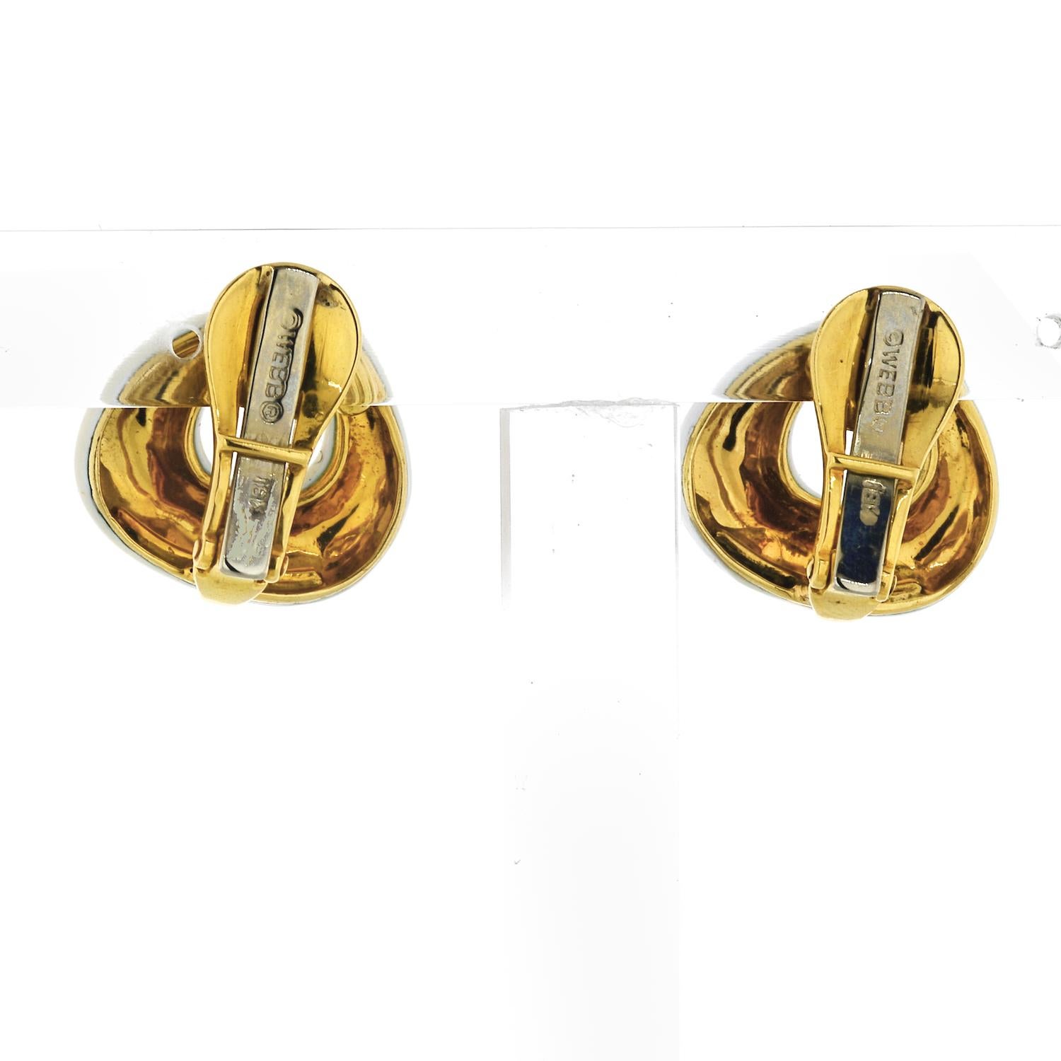 David Webb White Enamel Clip-On Earrings 18 Karat Yellow Gold In Excellent Condition In New York, NY