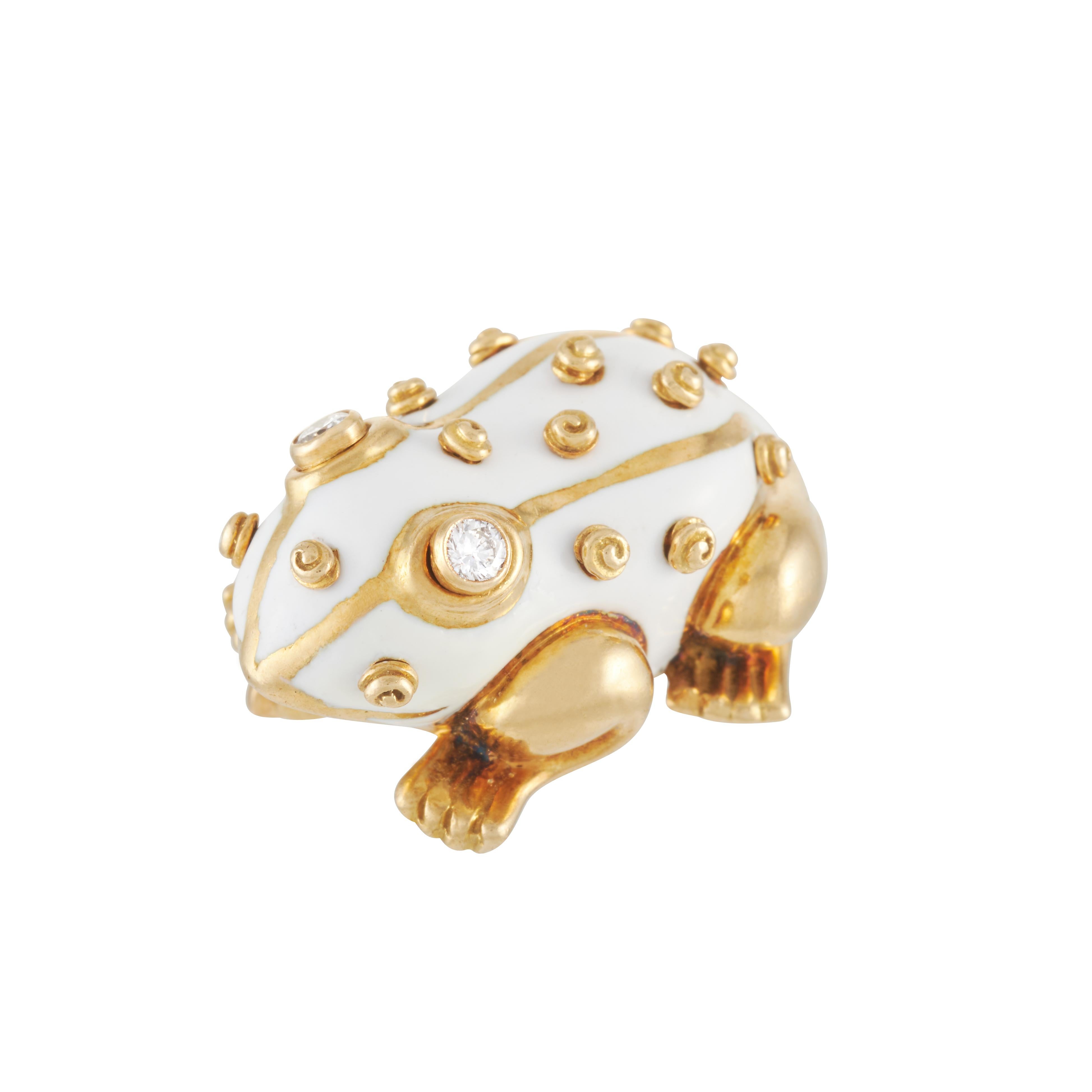 David Webb Broche grenouille en or jaune 18 carats et émail blanc sertie d'œils en diamants en vente 3