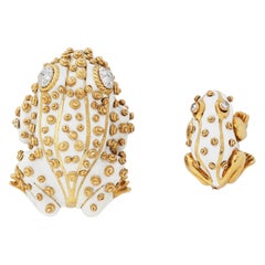 David Webb Froschbrosche aus weißer Emaille mit Diamantaugen aus 18 Karat Gelbgold