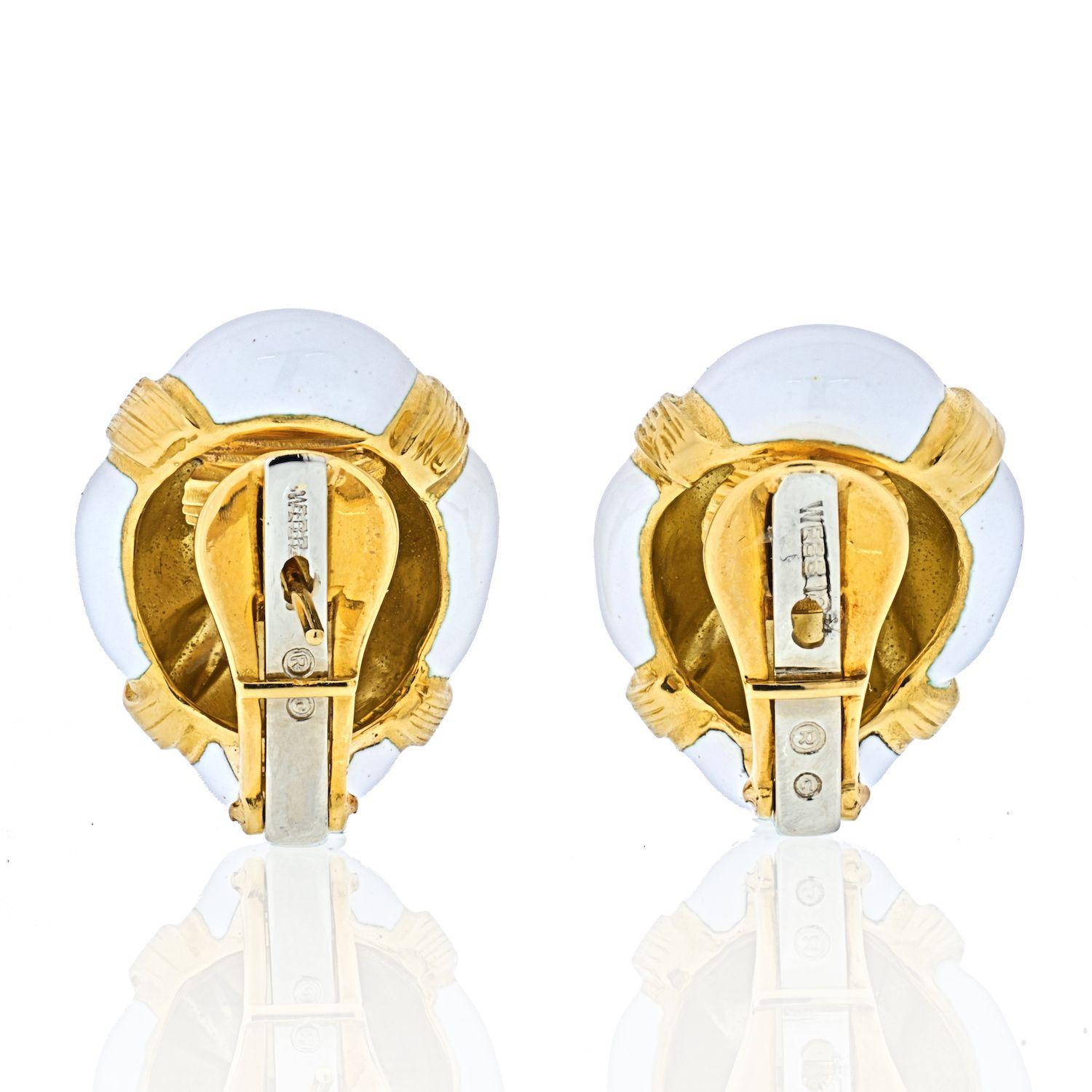 David Webb White Enamel Textured X Clip Earrings In Excellent Condition In New York, NY